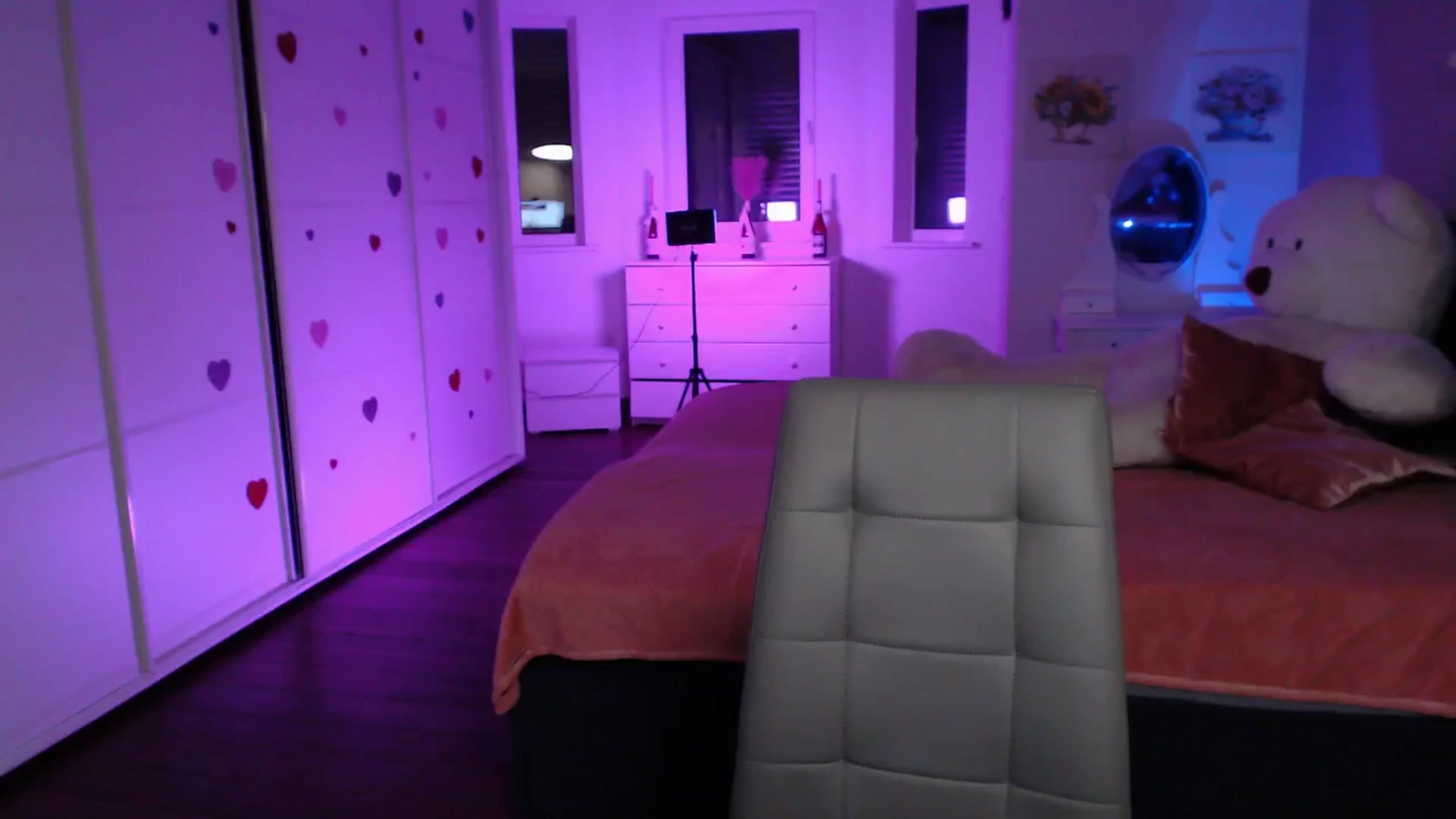 Gallery image thumbnail from Diana_Wow's myfreecams stream on, 08/10/2025, 11:41 image 6 of 20