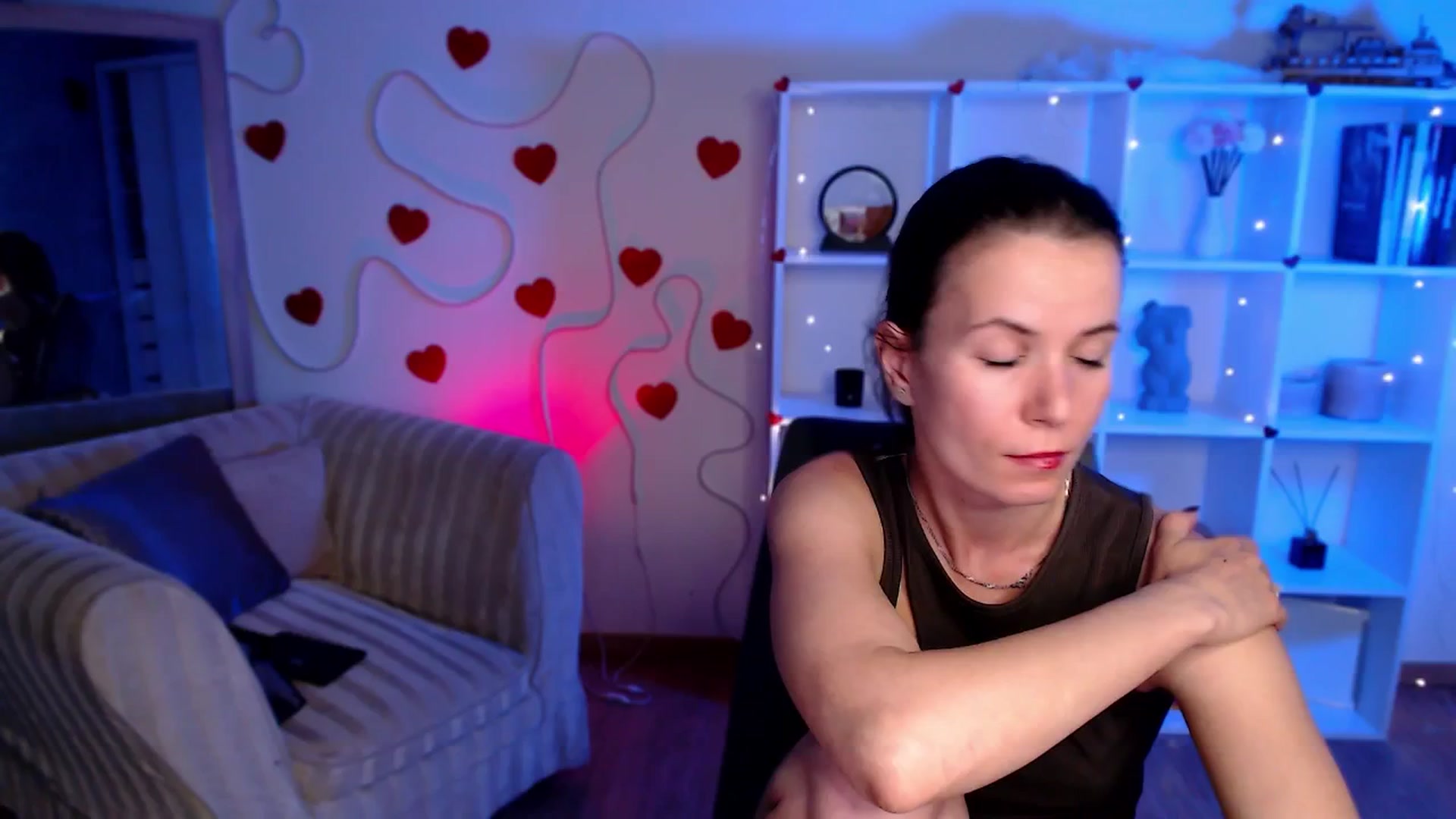 Gallery image thumbnail from Diana_Wow's myfreecams stream on, 08/15/2025, 09:09 image 14 of 20