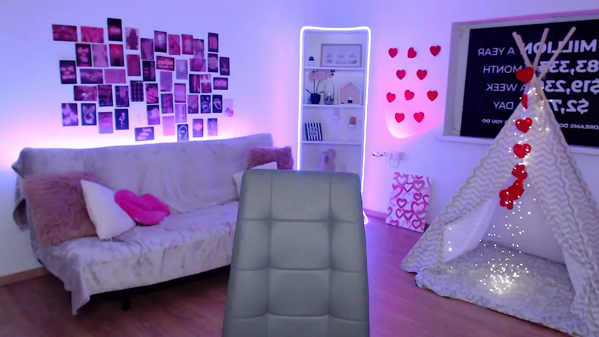 Gallery image thumbnail from Diana_Wow's myfreecams stream on, 09/03/2025, 13:22 image 6 of 20