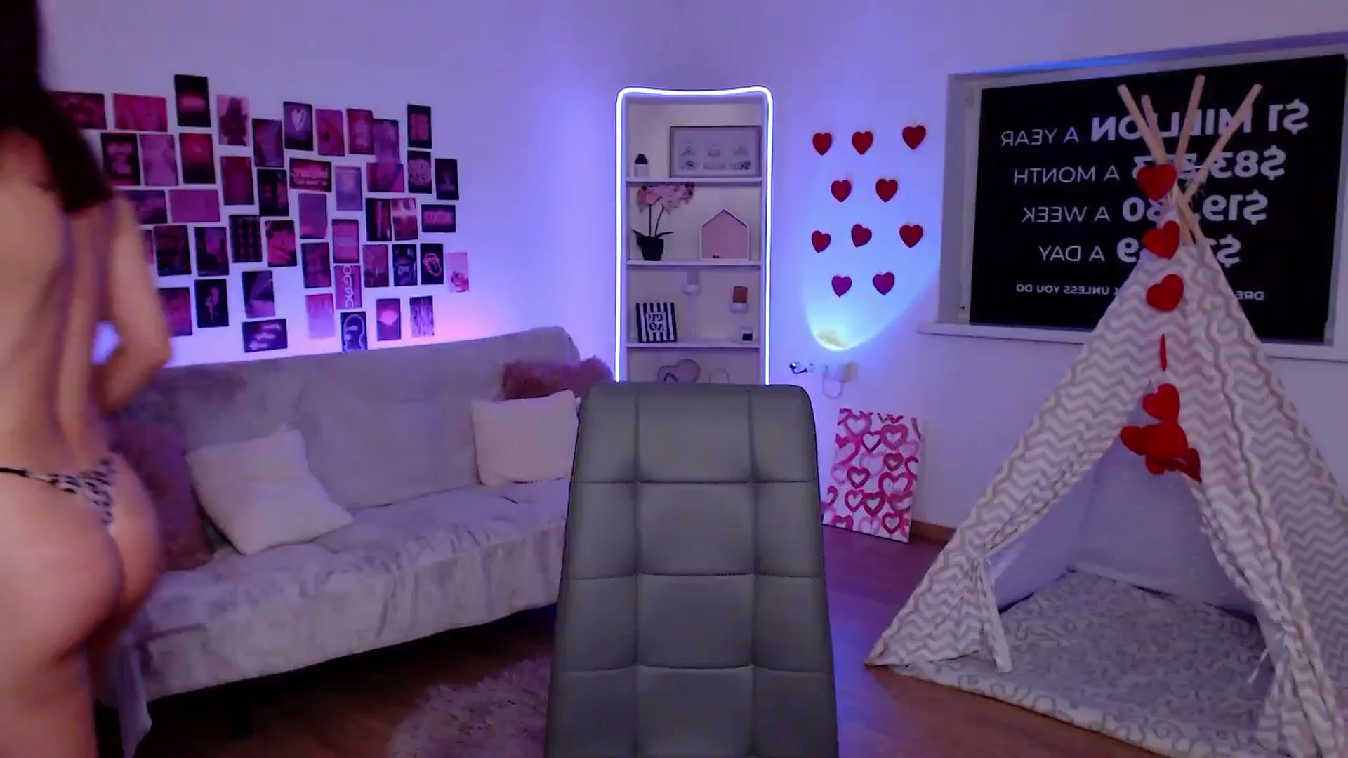 Gallery image thumbnail from Diana_Wow's myfreecams stream on, 09/18/2025, 11:38 image 1 of 20
