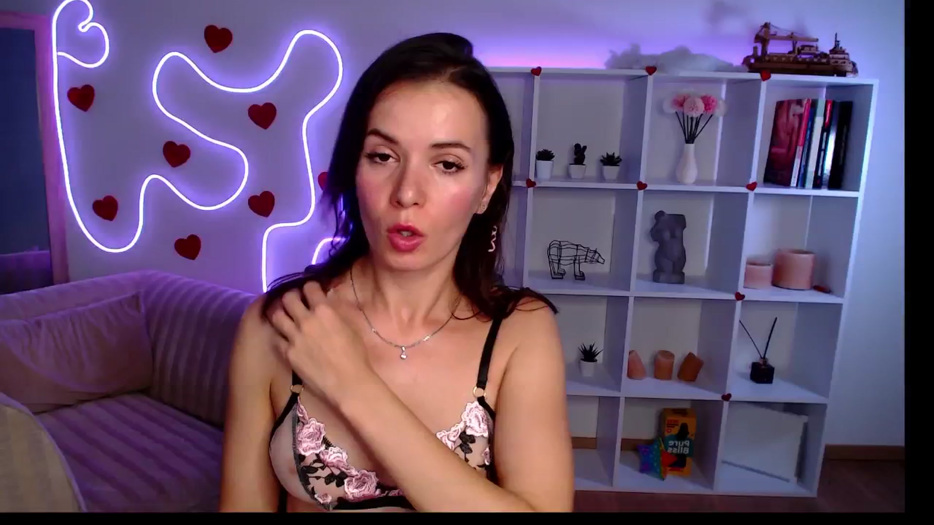Gallery image thumbnail from Diana_Wow's myfreecams stream on, 09/19/2025, 10:48 image 7 of 20