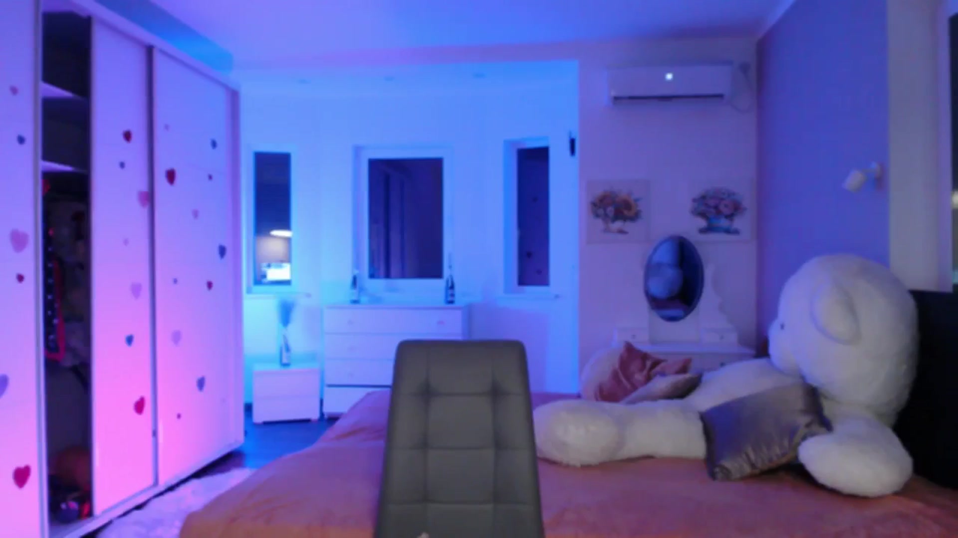 Gallery image thumbnail from Diana_Wow's myfreecams stream on, 10/28/2025, 12:06 image 2 of 20