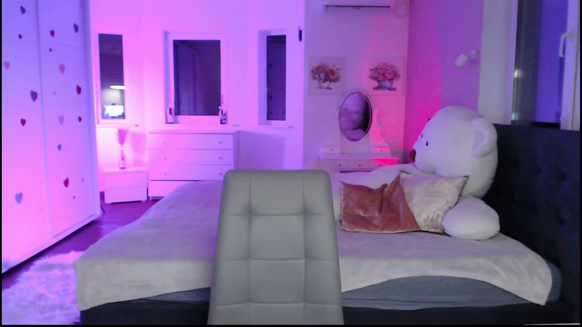 Gallery image thumbnail from Diana_Wow's myfreecams stream on, 11/13/2025, 13:40 image 9 of 20