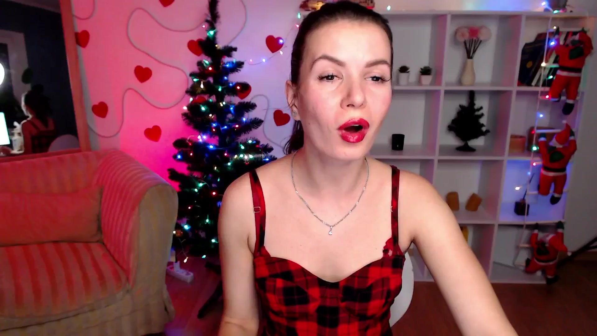 Gallery image thumbnail from Diana_Wow's myfreecams stream on, 12/17/2025, 10:36 image 4 of 20