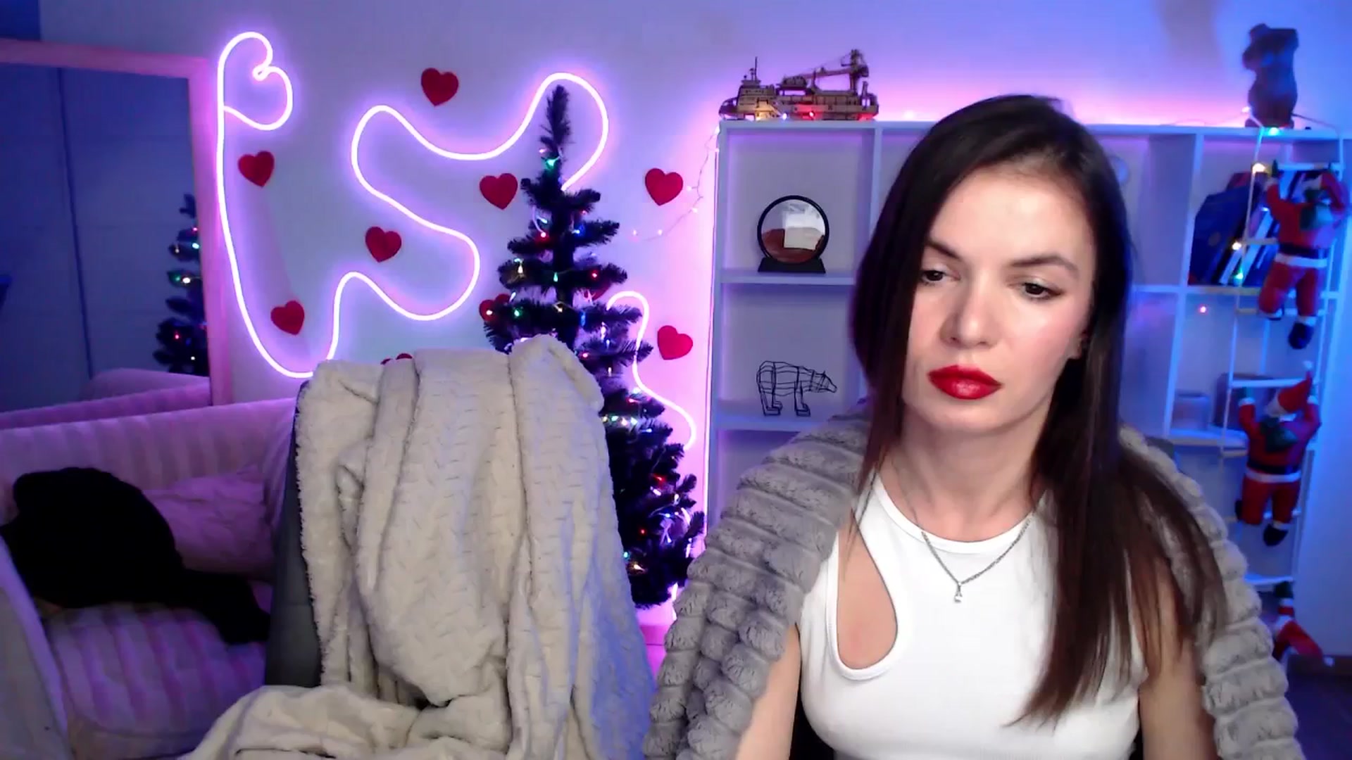 Gallery image thumbnail from Diana_Wow's myfreecams stream on, 01/14/2026, 14:10 image 17 of 20