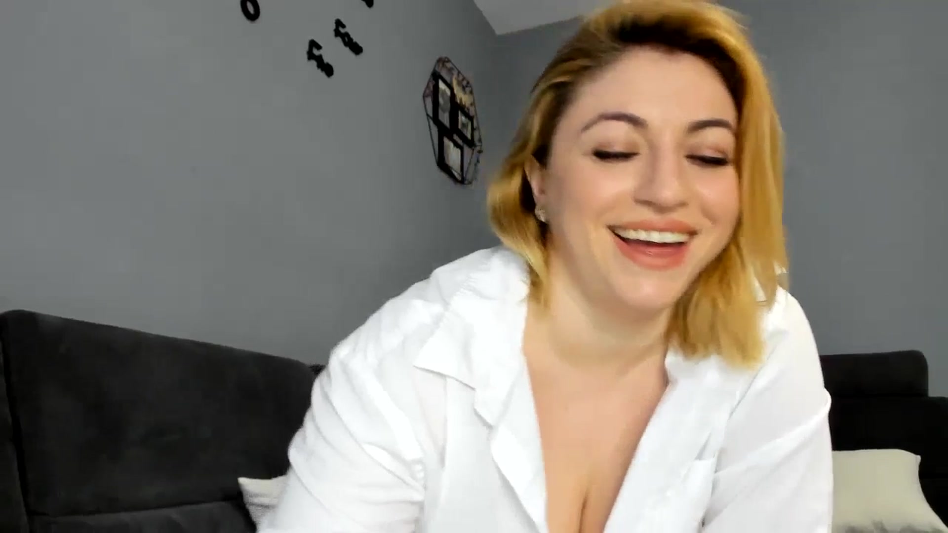 Gallery image thumbnail from Dianesimons's myfreecams stream on, 12/09/2023, 23:57 image 2 of 20