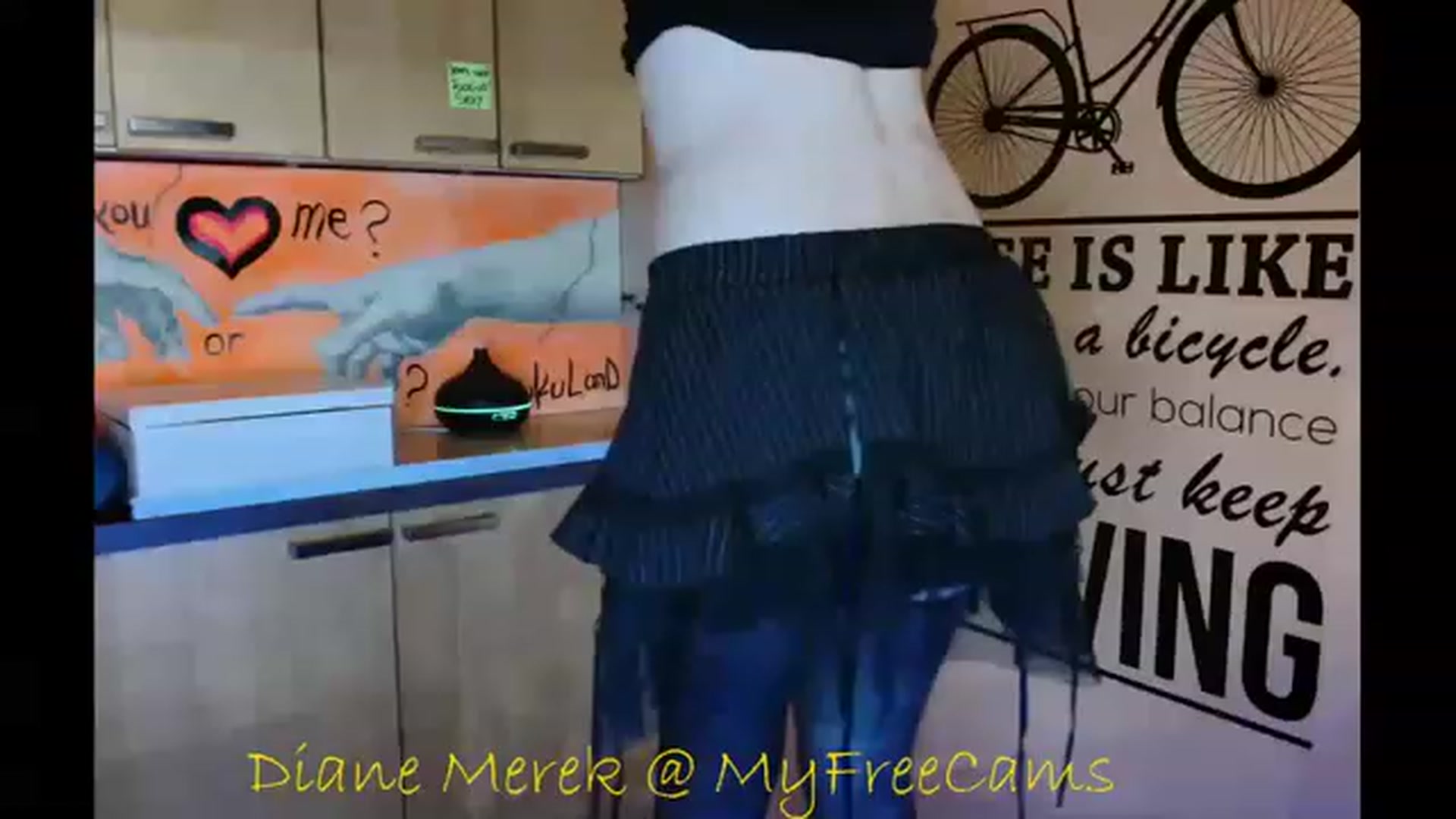 Gallery image thumbnail from DianneMerek's myfreecams stream on, 11/16/2022, 10:40 image 9 of 20