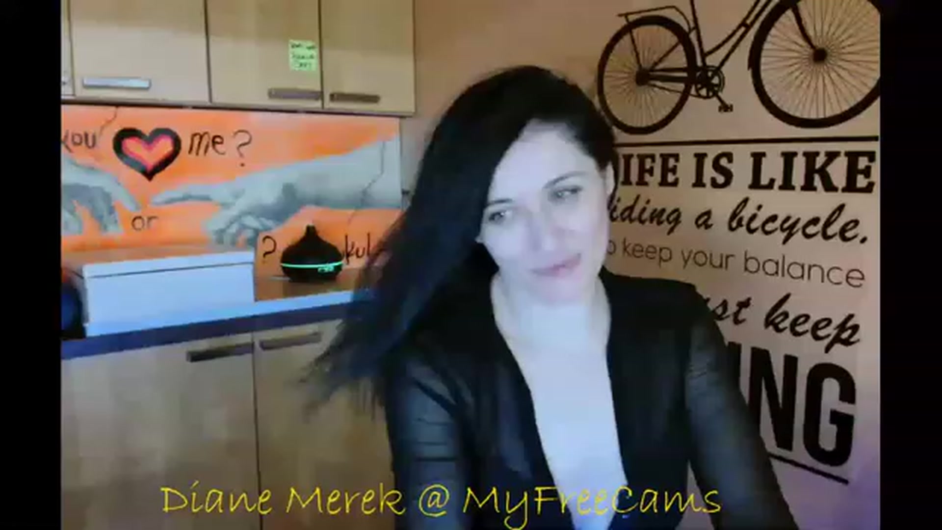Gallery image thumbnail from DianneMerek's myfreecams stream on, 11/16/2022, 10:40 image 2 of 20