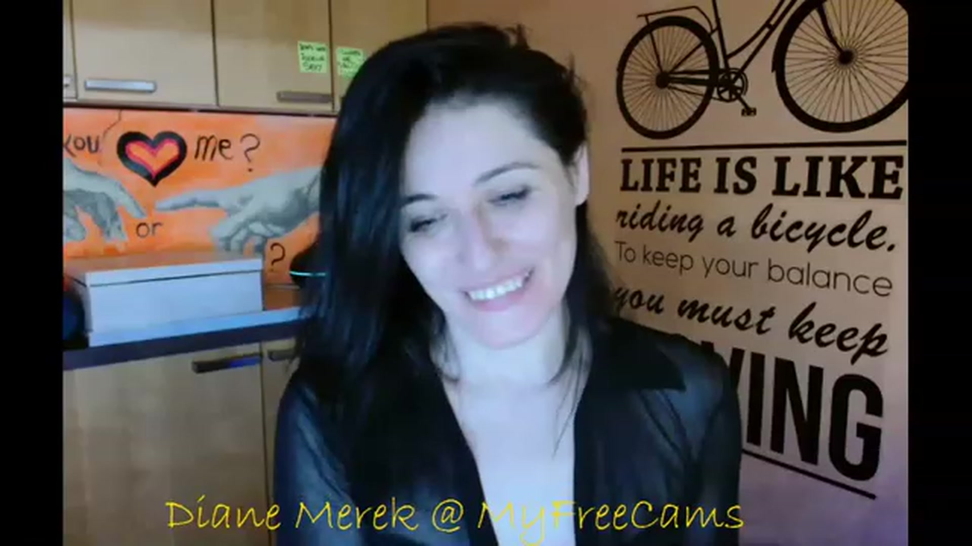 Gallery image thumbnail from DianneMerek's myfreecams stream on, 11/16/2022, 12:06 image 18 of 20