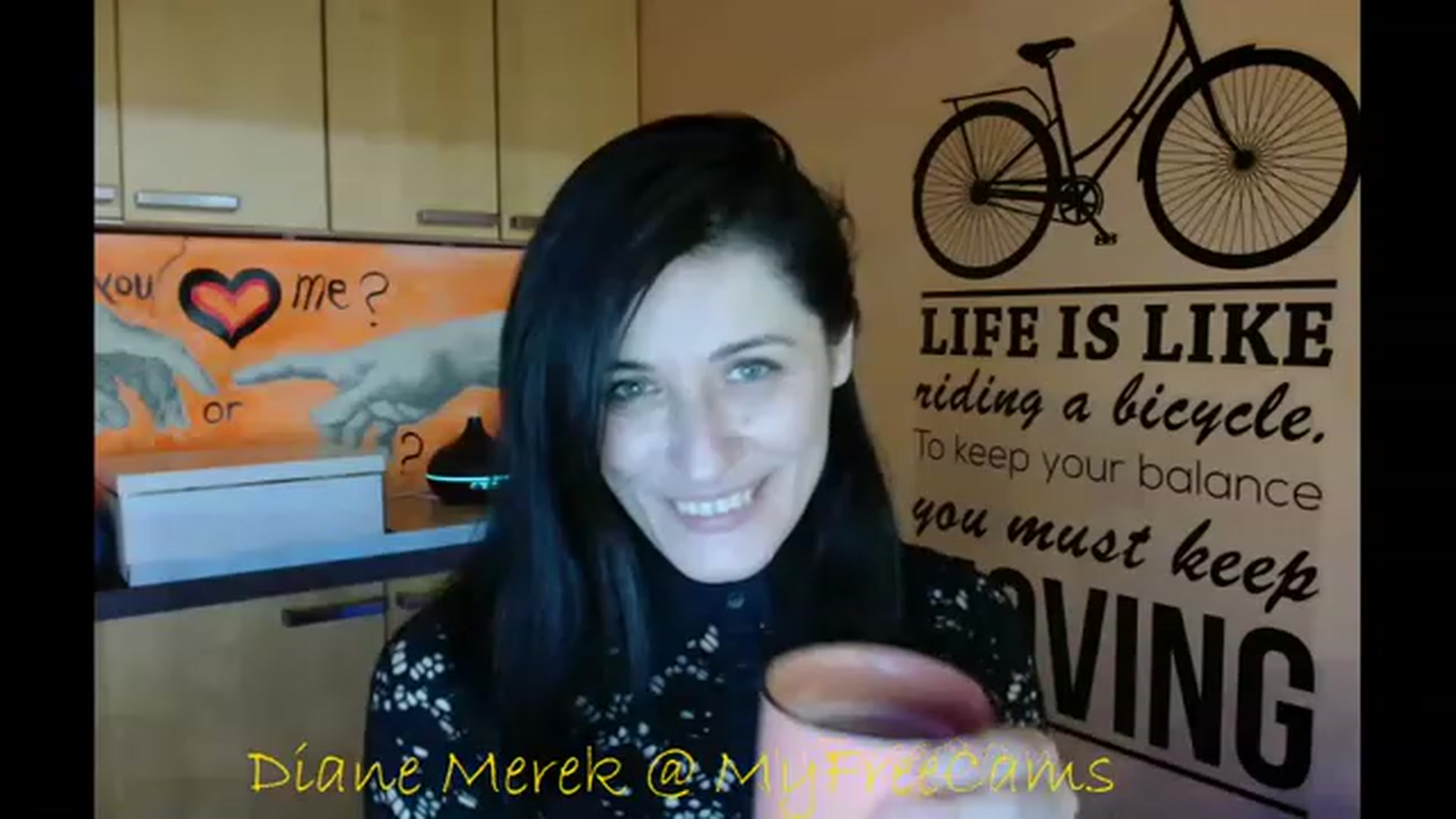 Gallery image thumbnail from DianneMerek's myfreecams stream on, 11/18/2022, 11:20 image 7 of 20