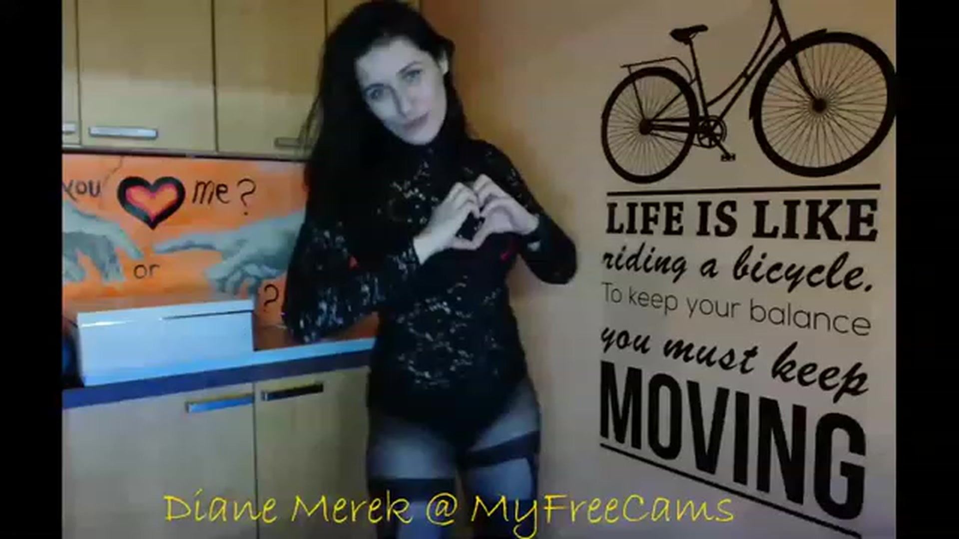 Gallery image thumbnail from DianneMerek's myfreecams stream on, 11/18/2022, 12:42 image 5 of 20