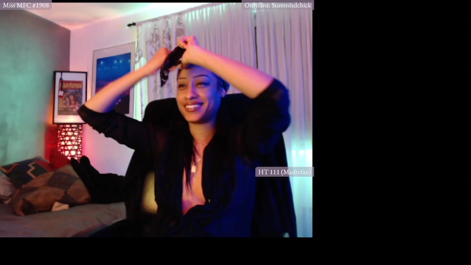 Gallery image thumbnail from DiazWhite's myfreecams stream on, 12/06/2022, 03:06 image 17 of 20