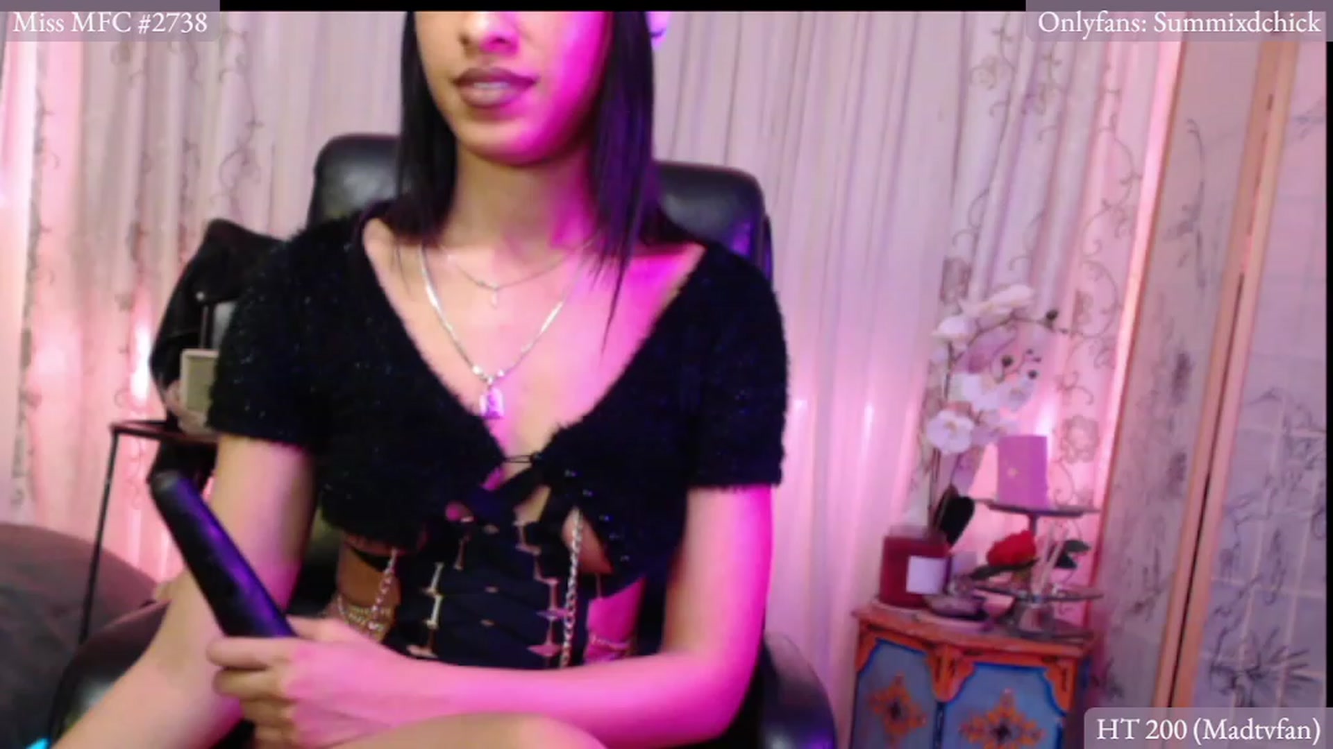 Gallery image thumbnail from DiazWhite's myfreecams stream on, 12/16/2022, 06:37 image 12 of 20