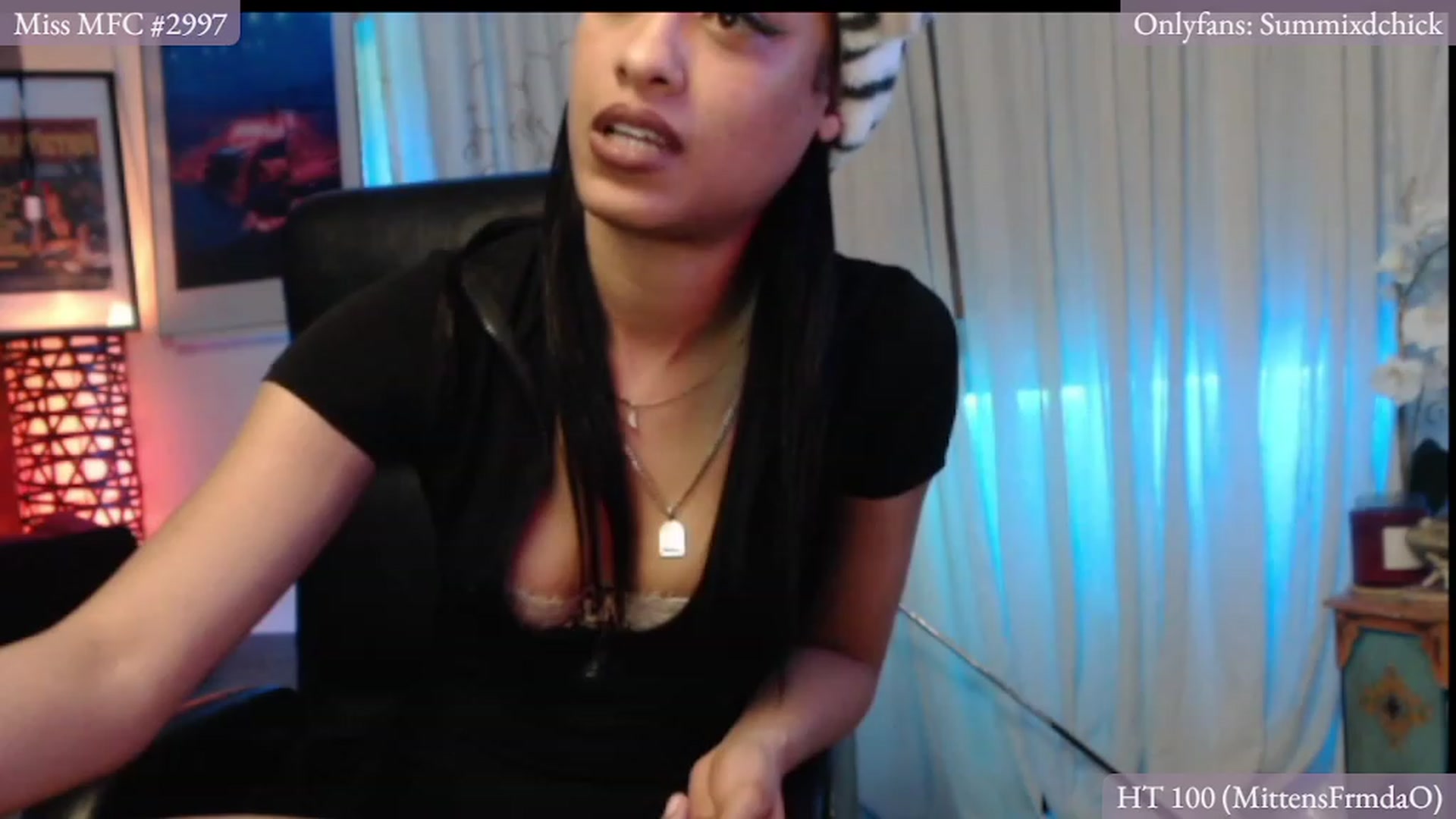 Gallery image thumbnail from DiazWhite's myfreecams stream on, 12/19/2022, 04:51 image 12 of 20