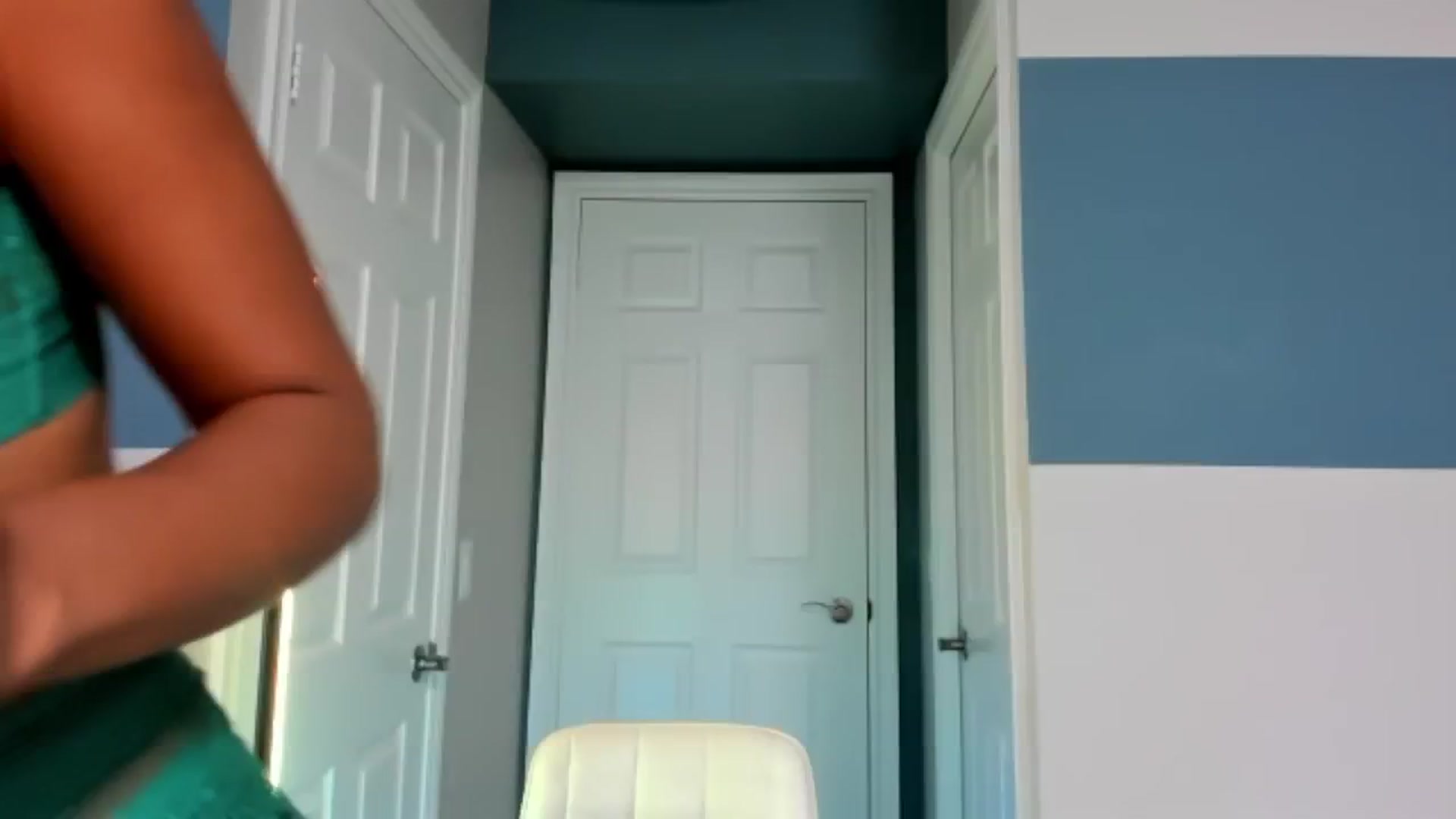 Gallery image thumbnail from DiazWhite's myfreecams stream on, 12/25/2025, 18:38 image 5 of 20