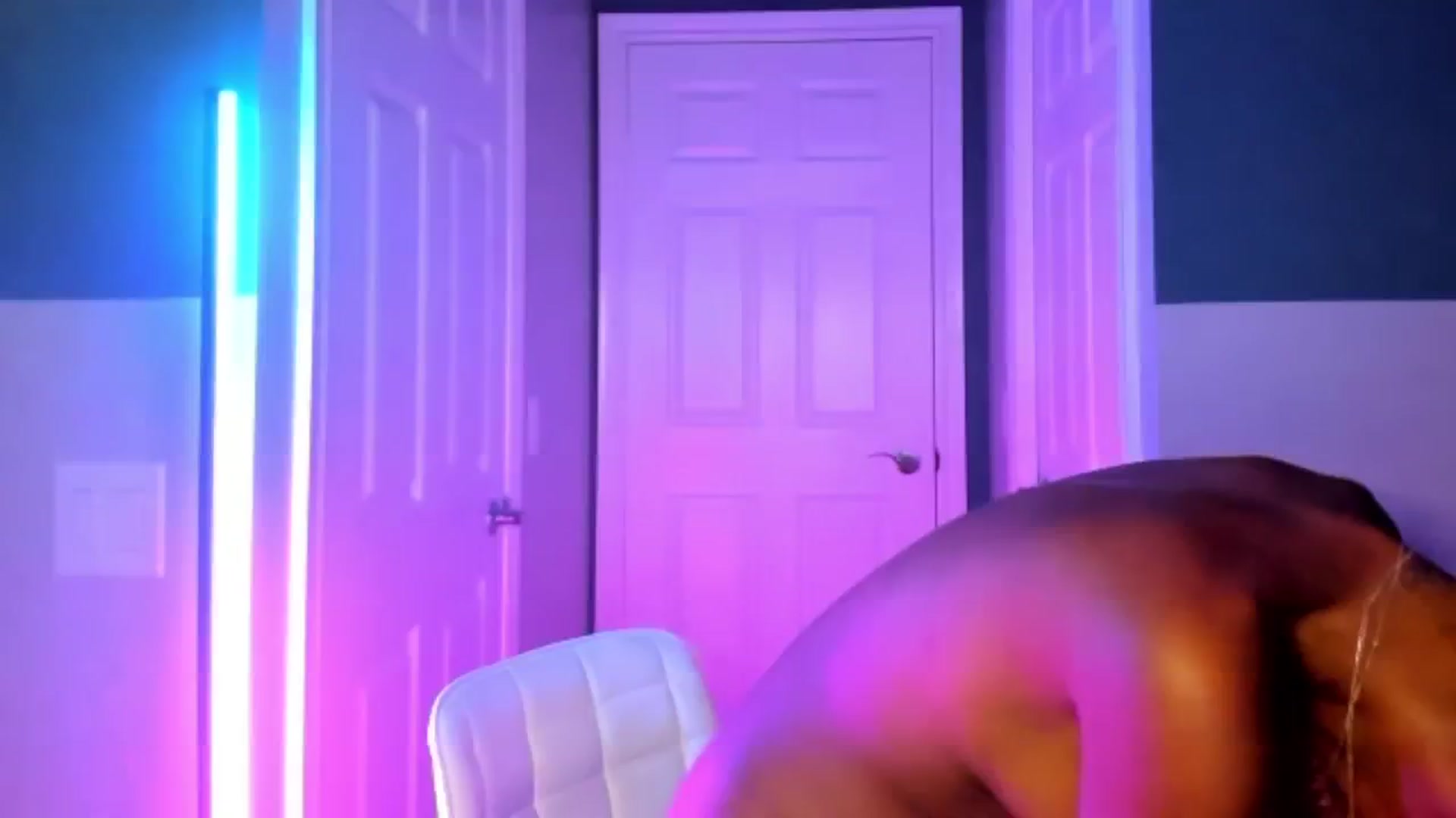 Gallery image thumbnail from DiazWhite's myfreecams stream on, 12/26/2025, 23:45 image 5 of 20