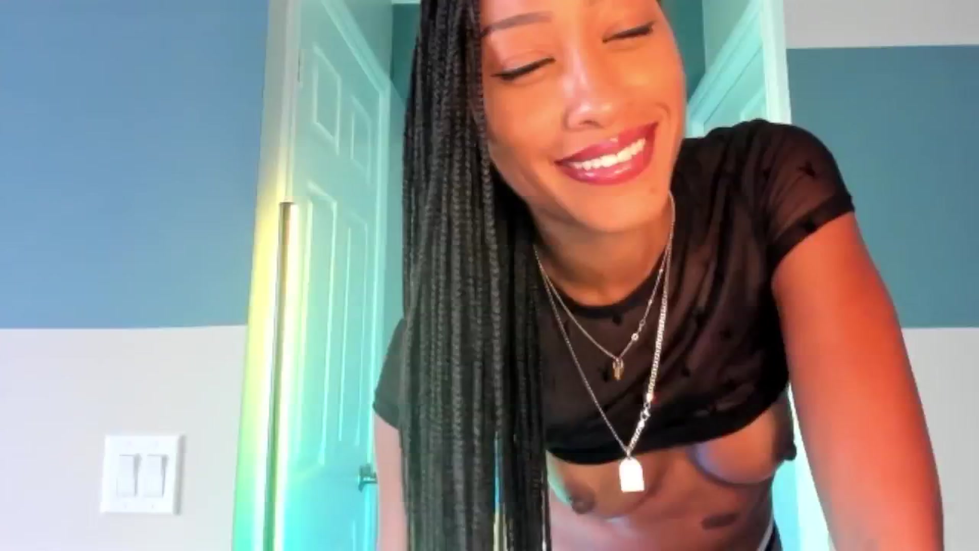Gallery image thumbnail from DiazWhite's myfreecams stream on, 12/30/2025, 21:07 image 1 of 20