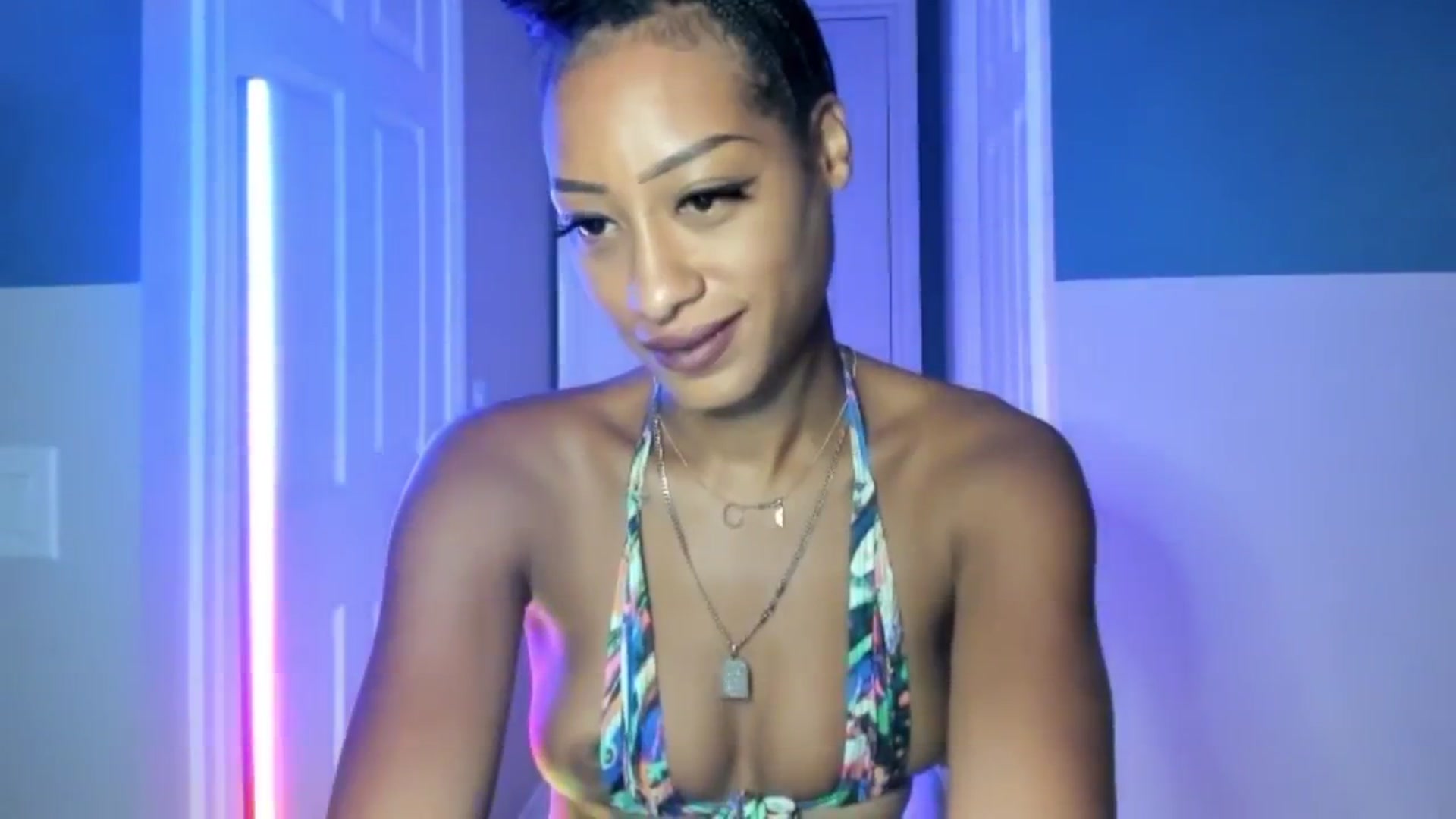 Gallery image thumbnail from DiazWhite's myfreecams stream on, 01/09/2026, 11:06 image 11 of 20