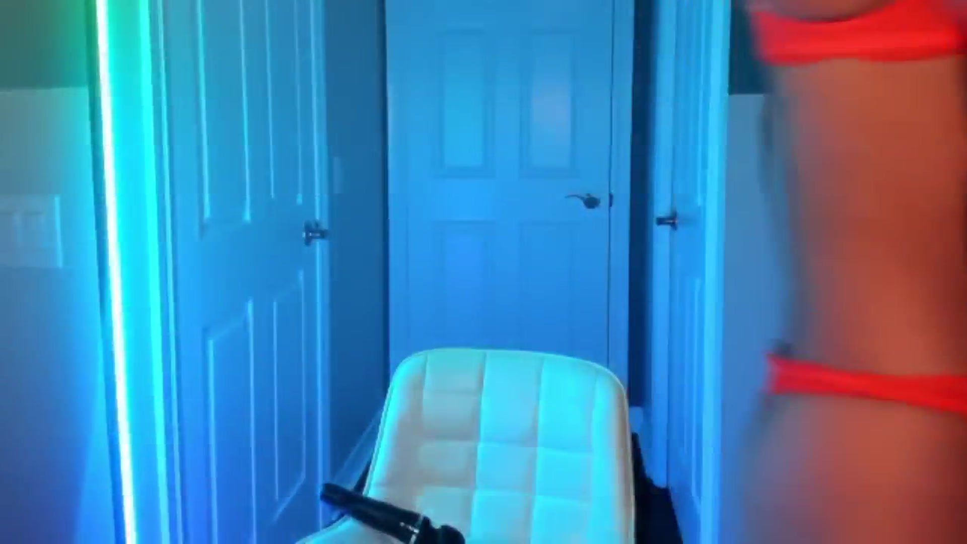 Gallery image thumbnail from DiazWhite's myfreecams stream on, 01/10/2026, 09:51 image 19 of 20