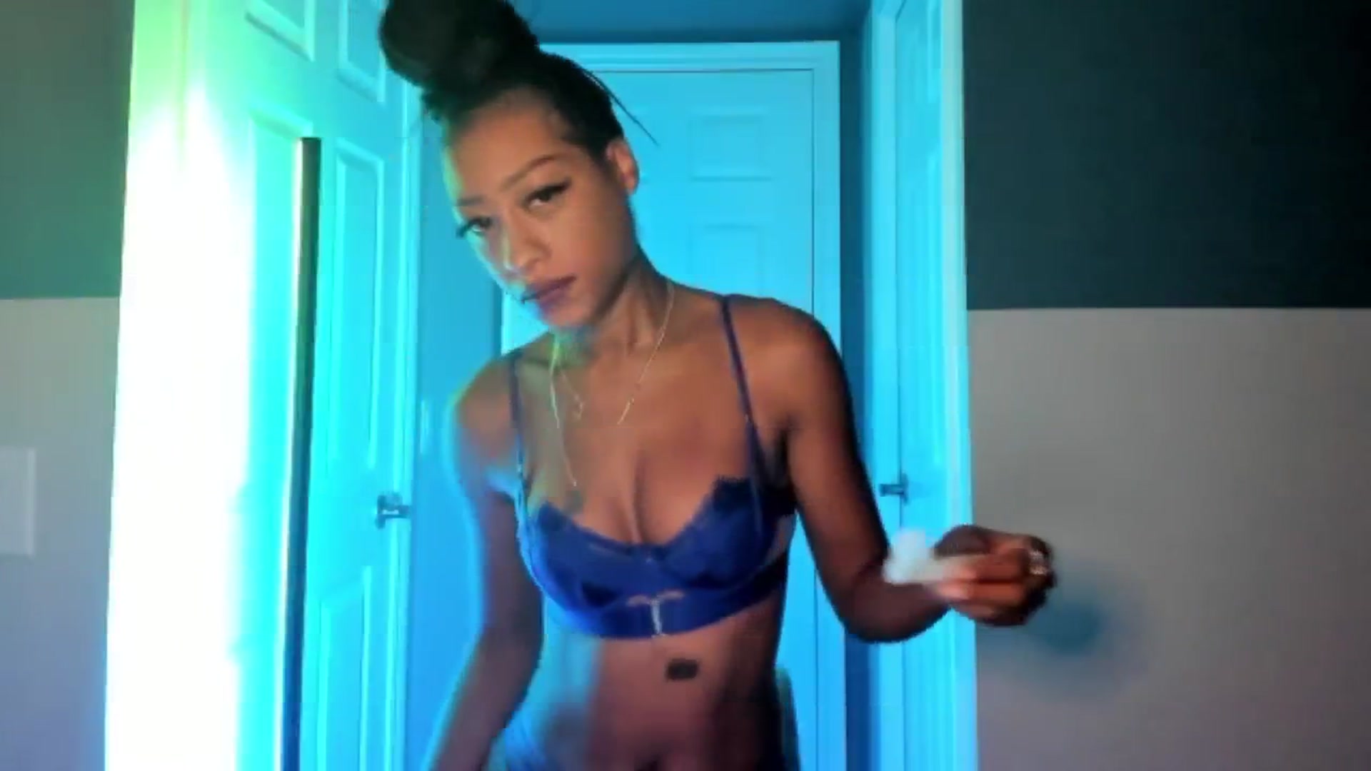 Gallery image thumbnail from DiazWhite's myfreecams stream on, 01/11/2026, 10:34 image 7 of 20