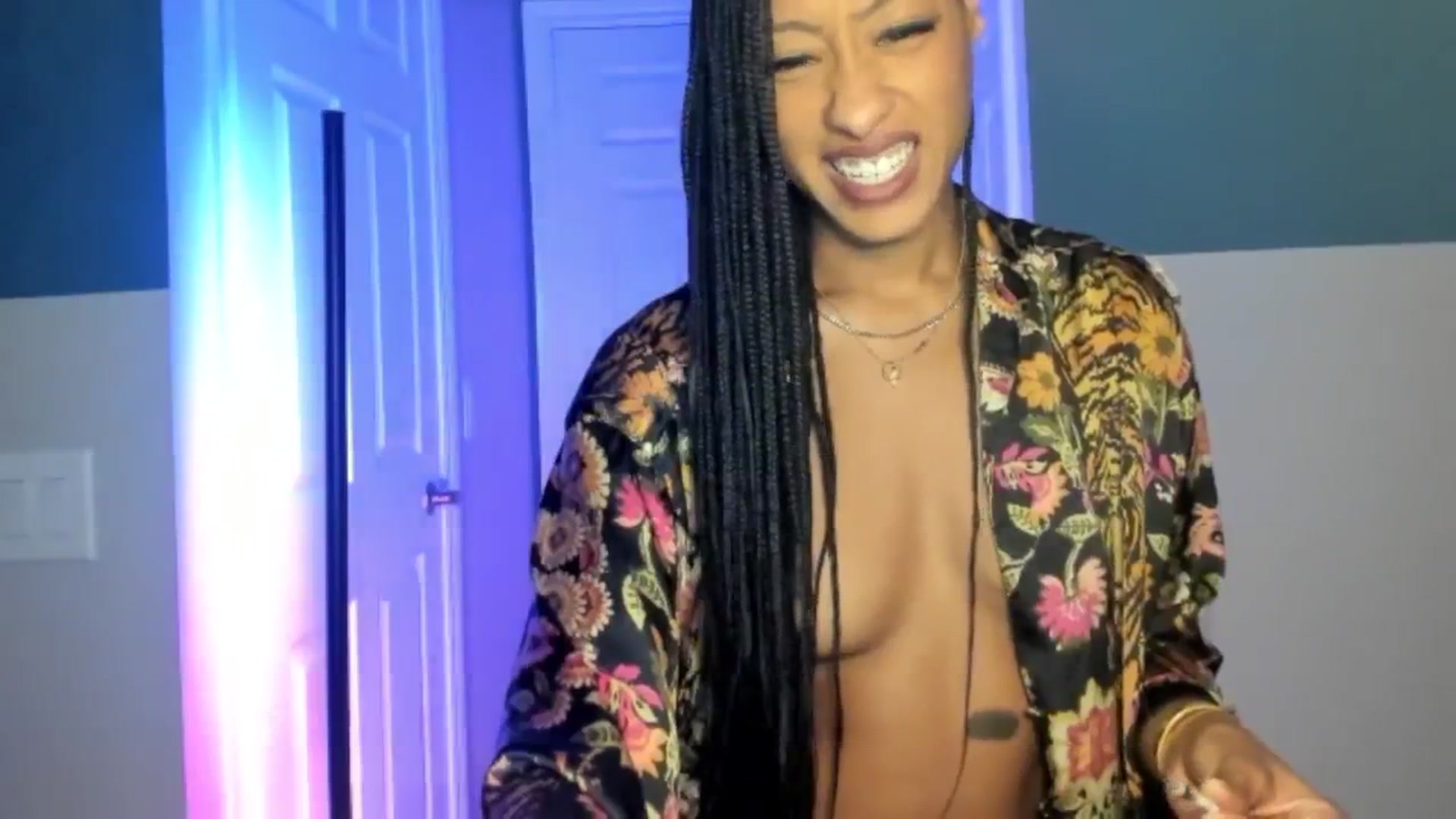 Gallery image thumbnail from DiazWhite's myfreecams stream on, 01/27/2026, 11:39 image 5 of 20