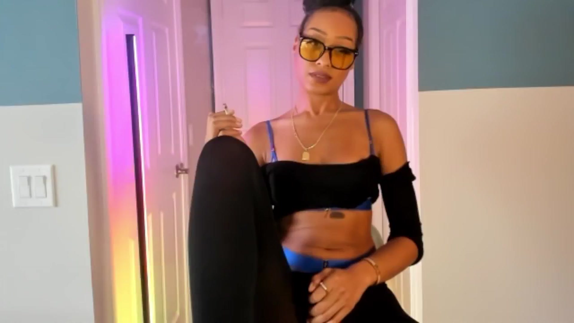 Gallery image thumbnail from DiazWhite's myfreecams stream on, 02/21/2026, 15:27 image 1 of 20