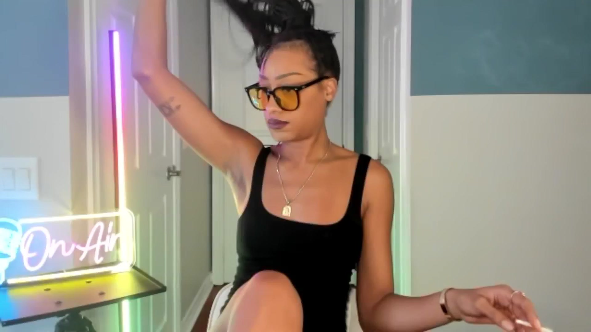 Gallery image thumbnail from DiazWhite's myfreecams stream on, 02/22/2026, 19:49 image 15 of 20