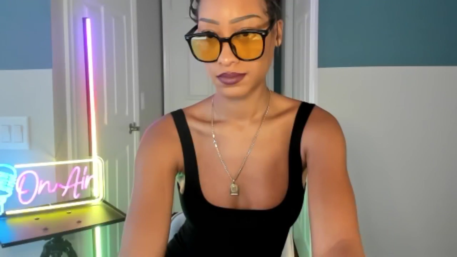 Gallery image thumbnail from DiazWhite's myfreecams stream on, 02/22/2026, 19:49 image 10 of 20