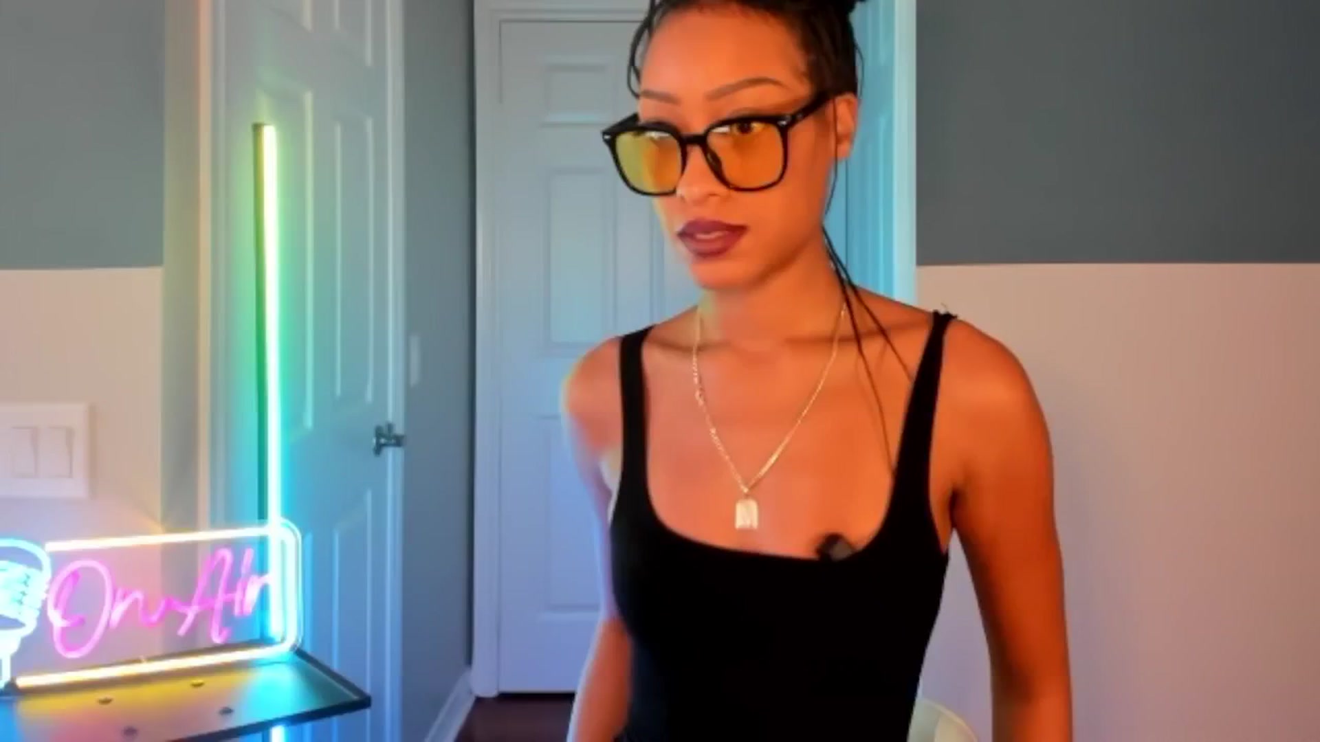 Gallery image thumbnail from DiazWhite's myfreecams stream on, 02/22/2026, 19:49 image 2 of 20