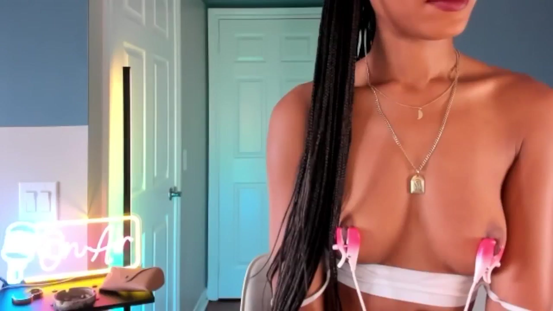 Gallery image thumbnail from DiazWhite's myfreecams stream on, 03/10/2026, 17:30 image 19 of 20