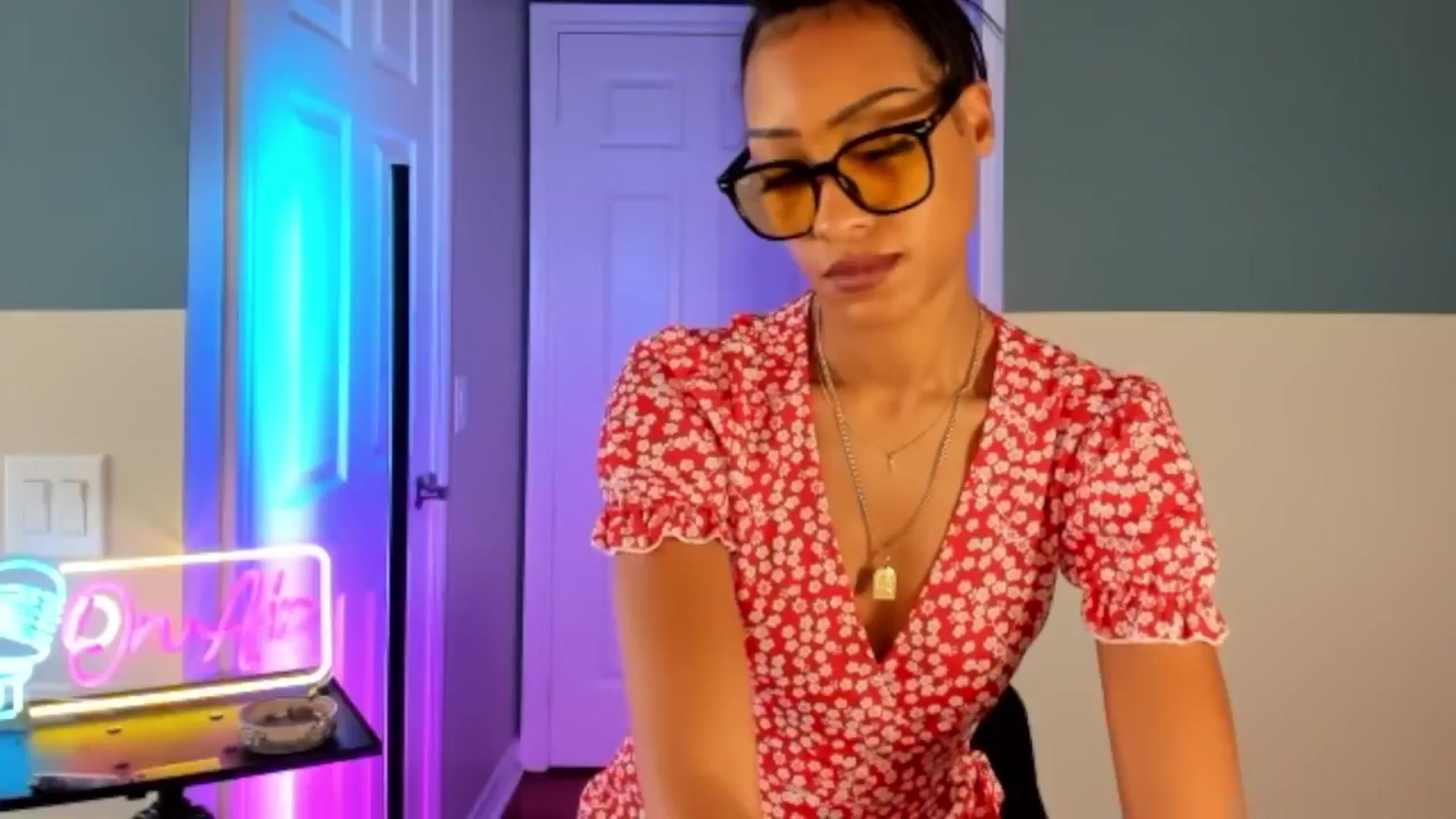 Gallery image thumbnail from DiazWhite's myfreecams stream on, 03/12/2026, 17:51 image 5 of 20