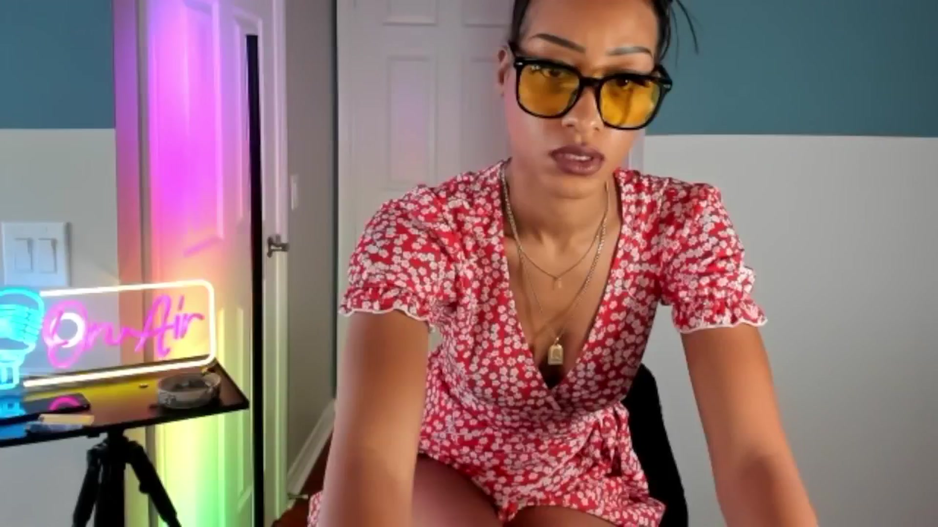 Gallery image thumbnail from DiazWhite's myfreecams stream on, 03/12/2026, 17:51 image 9 of 20