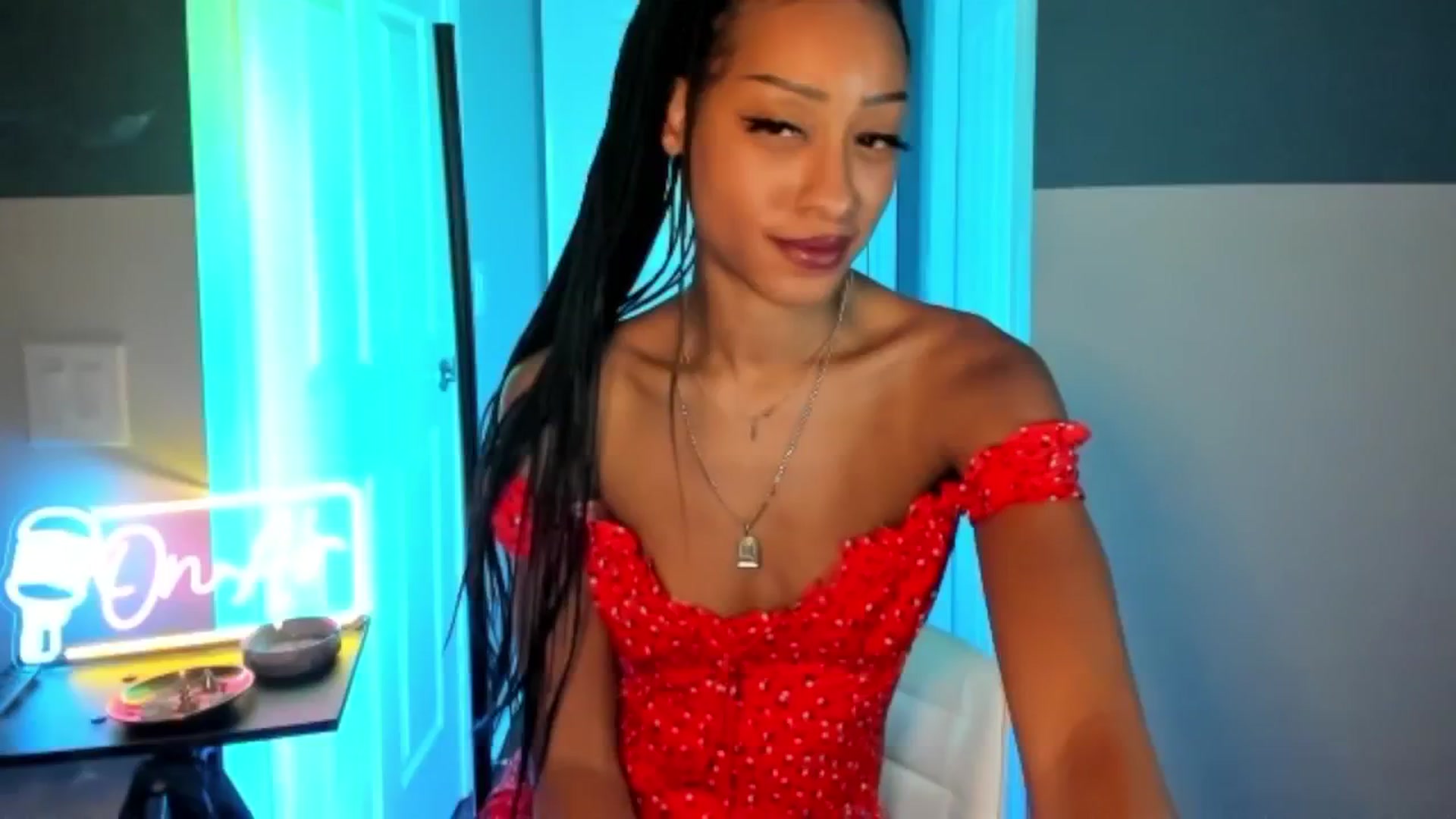 Gallery image thumbnail from DiazWhite's myfreecams stream on, 03/16/2026, 03:30 image 15 of 20