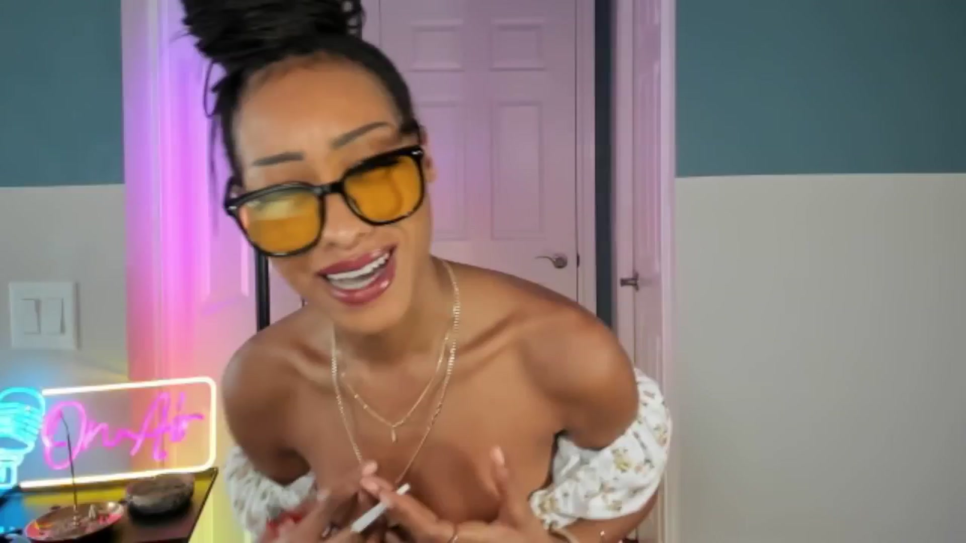 Gallery image thumbnail from DiazWhite's myfreecams stream on, 03/16/2026, 19:03 image 1 of 20