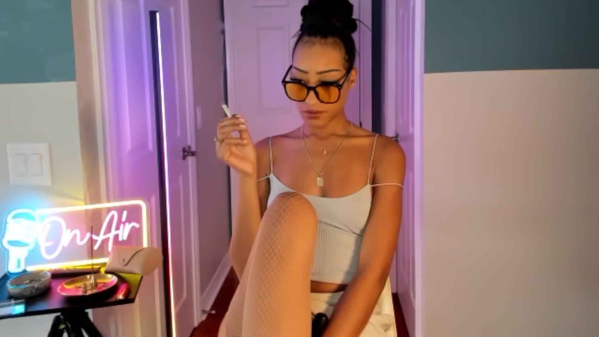 Gallery image thumbnail from DiazWhite's myfreecams stream on, 03/19/2026, 17:24 image 16 of 20