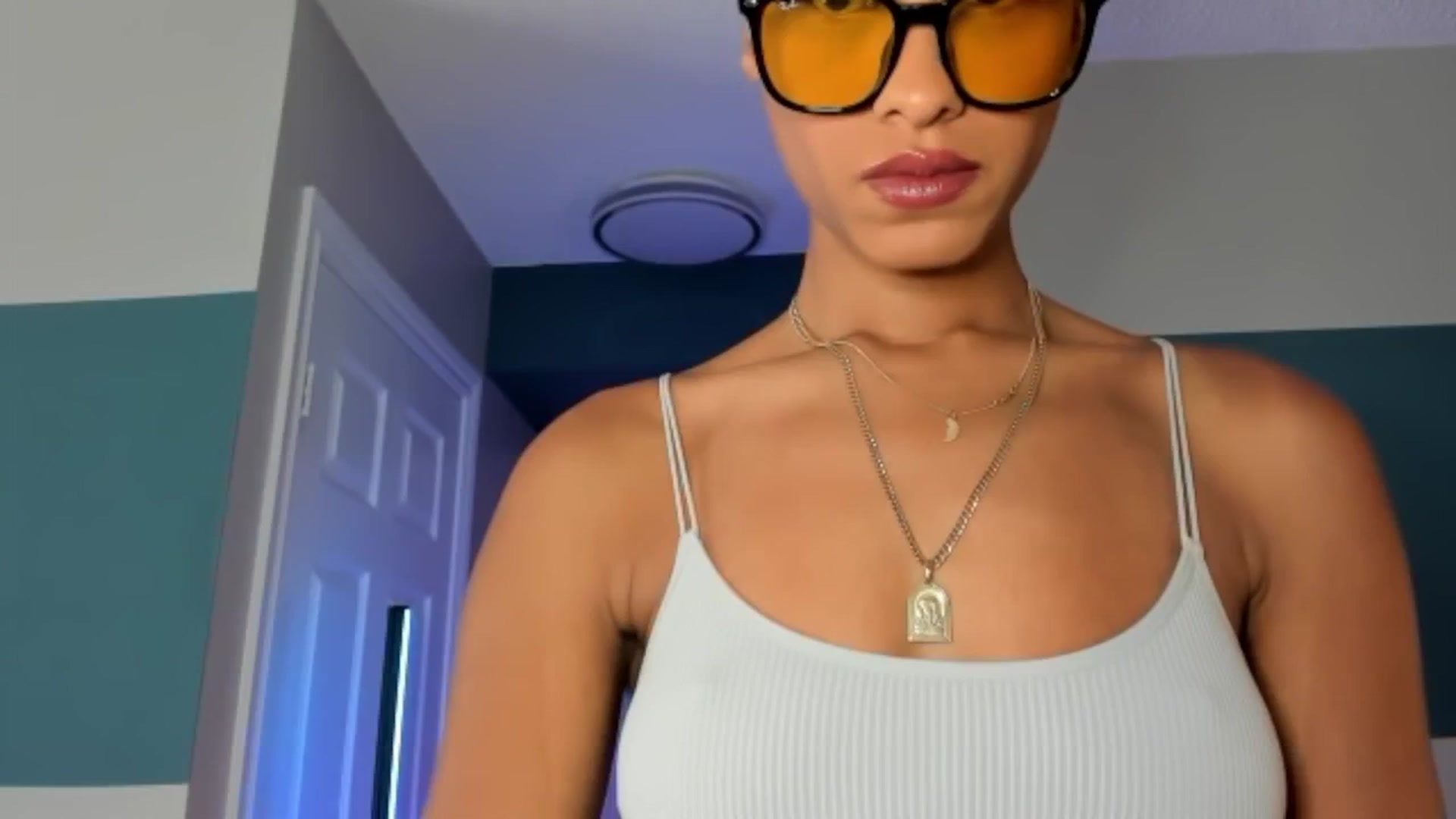 Gallery image thumbnail from DiazWhite's myfreecams stream on, 03/19/2026, 17:24 image 2 of 20