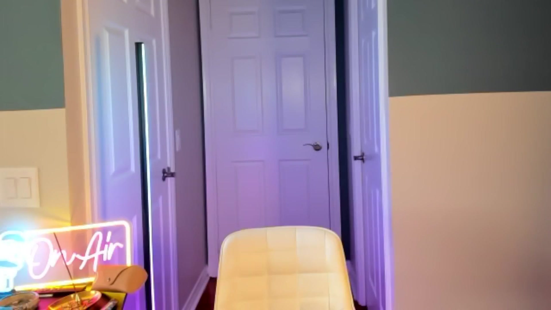 Gallery image thumbnail from DiazWhite's myfreecams stream on, 03/19/2026, 17:24 image 6 of 20
