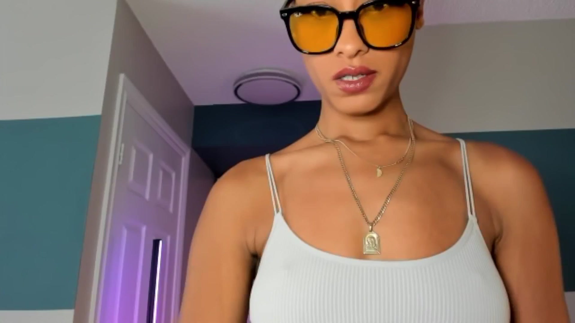 Gallery image thumbnail from DiazWhite's myfreecams stream on, 03/19/2026, 17:24 image 3 of 20