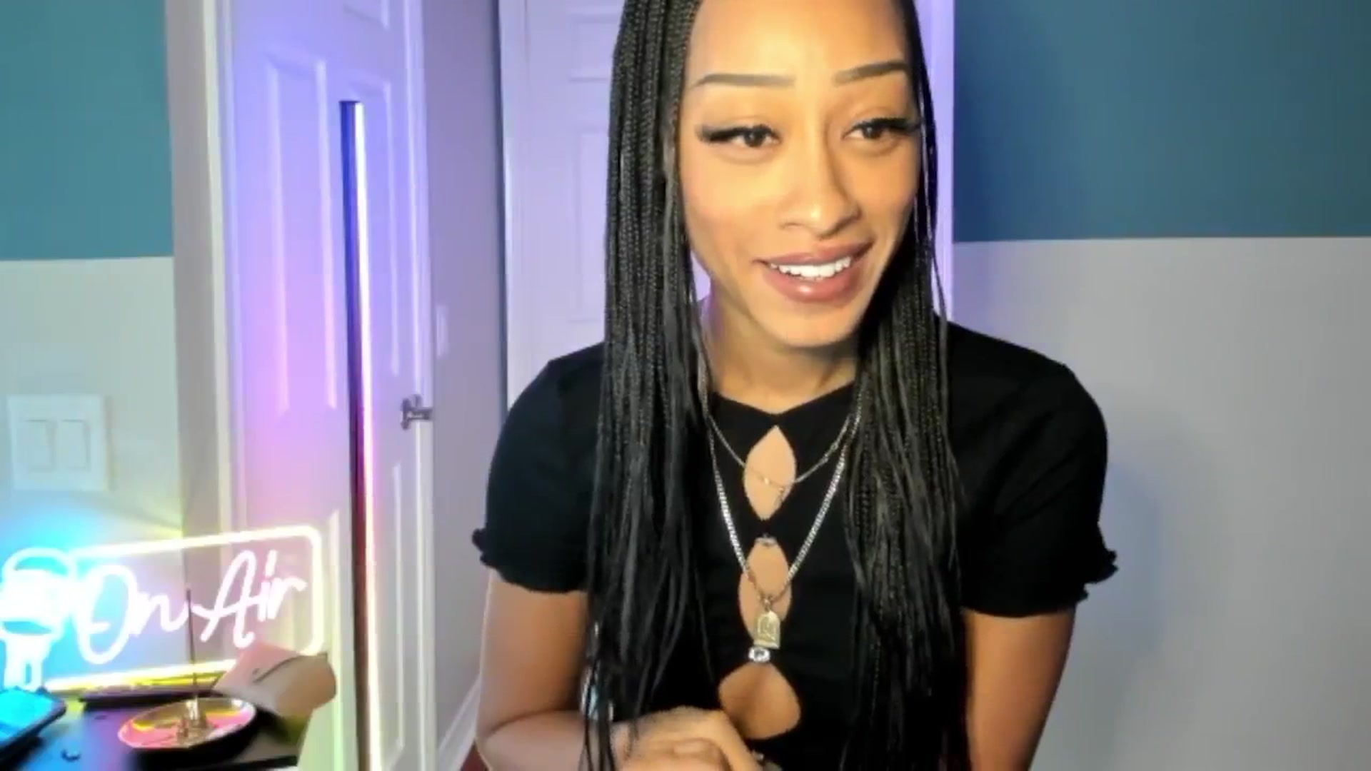 Gallery image thumbnail from DiazWhite's myfreecams stream on, 03/20/2026, 14:13 image 9 of 20