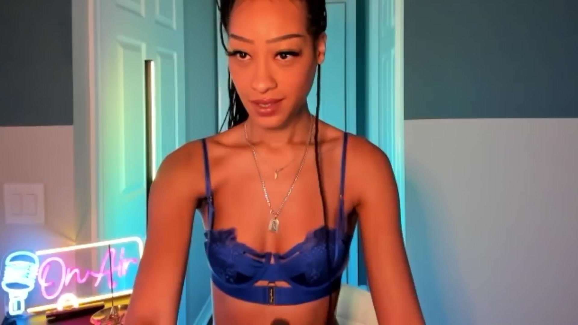 Gallery image thumbnail from DiazWhite's myfreecams stream on, 03/22/2026, 14:17 image 8 of 20