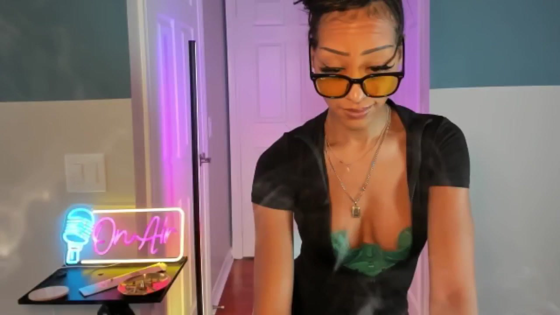 Gallery image thumbnail from DiazWhite's myfreecams stream on, 03/23/2026, 23:21 image 8 of 20