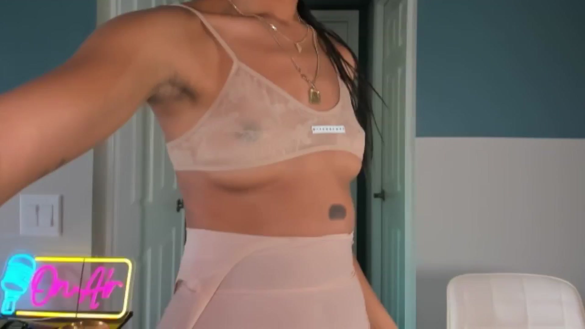Gallery image thumbnail from DiazWhite's myfreecams stream on, 03/24/2026, 17:35 image 4 of 20