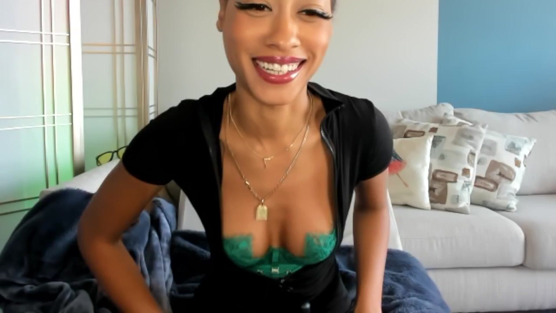 Gallery image thumbnail from DiazWhite's myfreecams stream on, 04/06/2026, 14:20 image 14 of 20