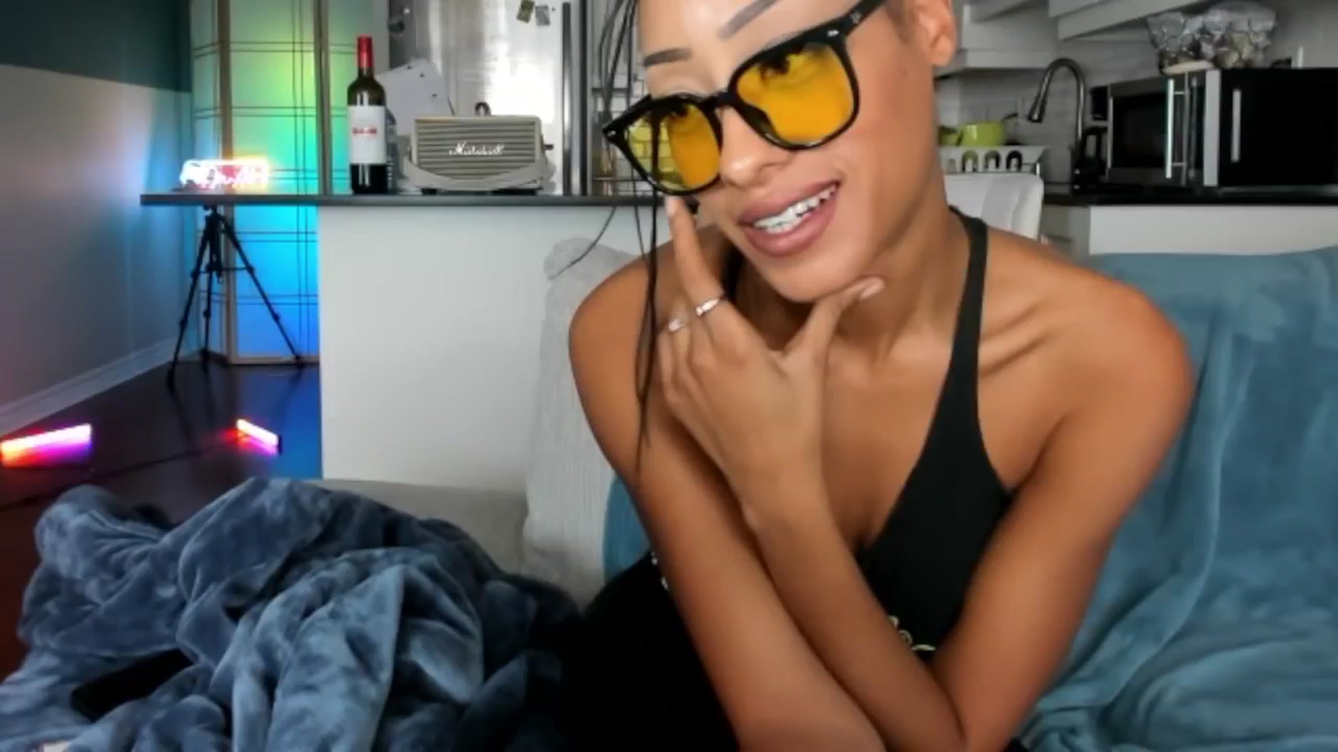 Gallery image thumbnail from DiazWhite's myfreecams stream on, 04/15/2026, 16:29 image 9 of 20
