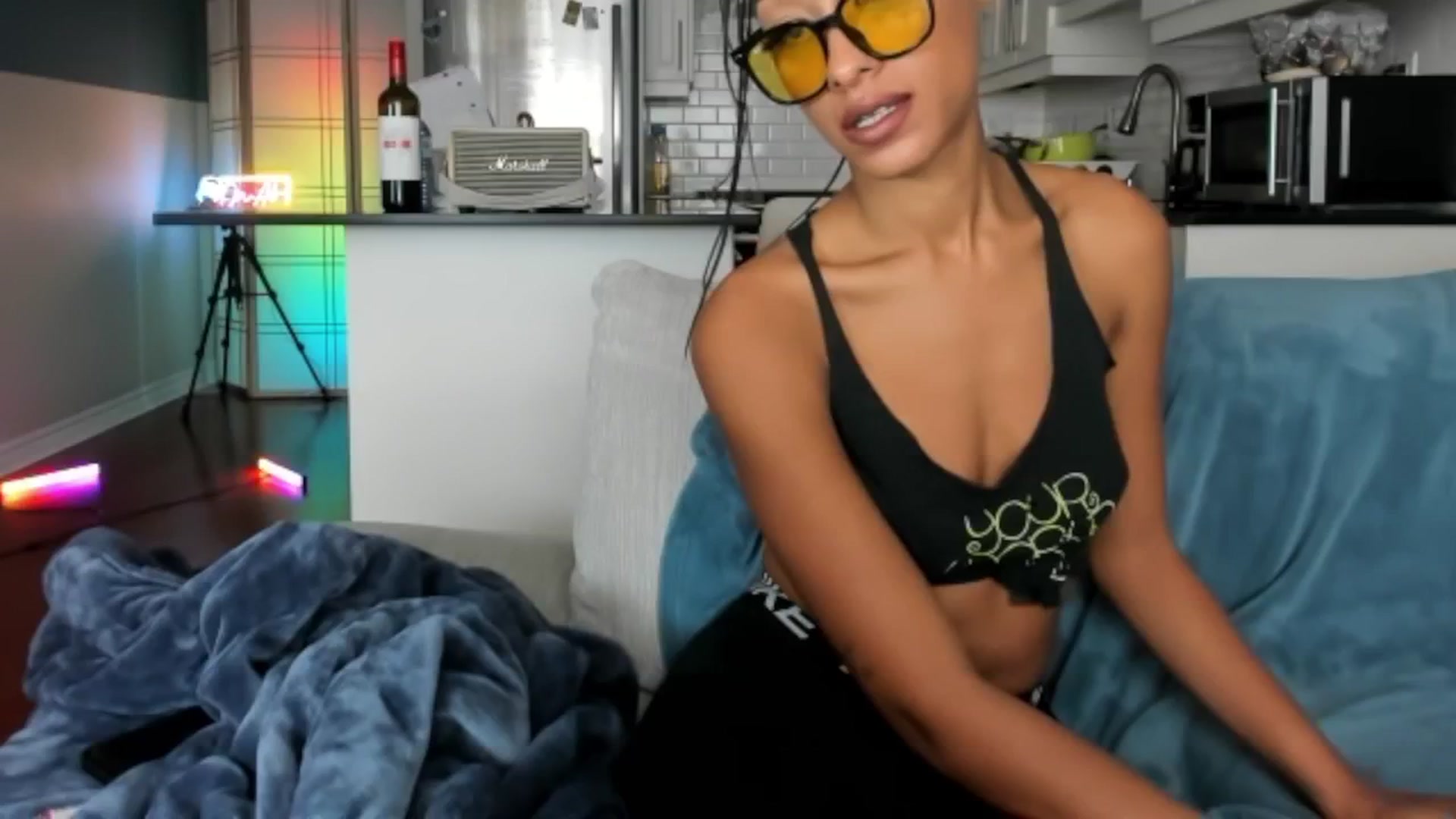 Gallery image thumbnail from DiazWhite's myfreecams stream on, 04/15/2026, 16:29 image 13 of 20