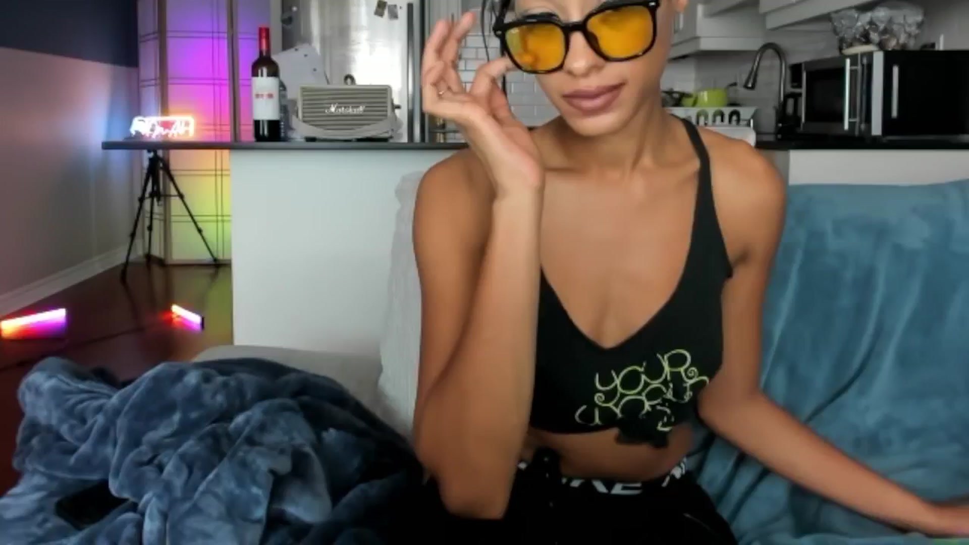 Gallery image thumbnail from DiazWhite's myfreecams stream on, 04/15/2026, 16:29 image 17 of 20