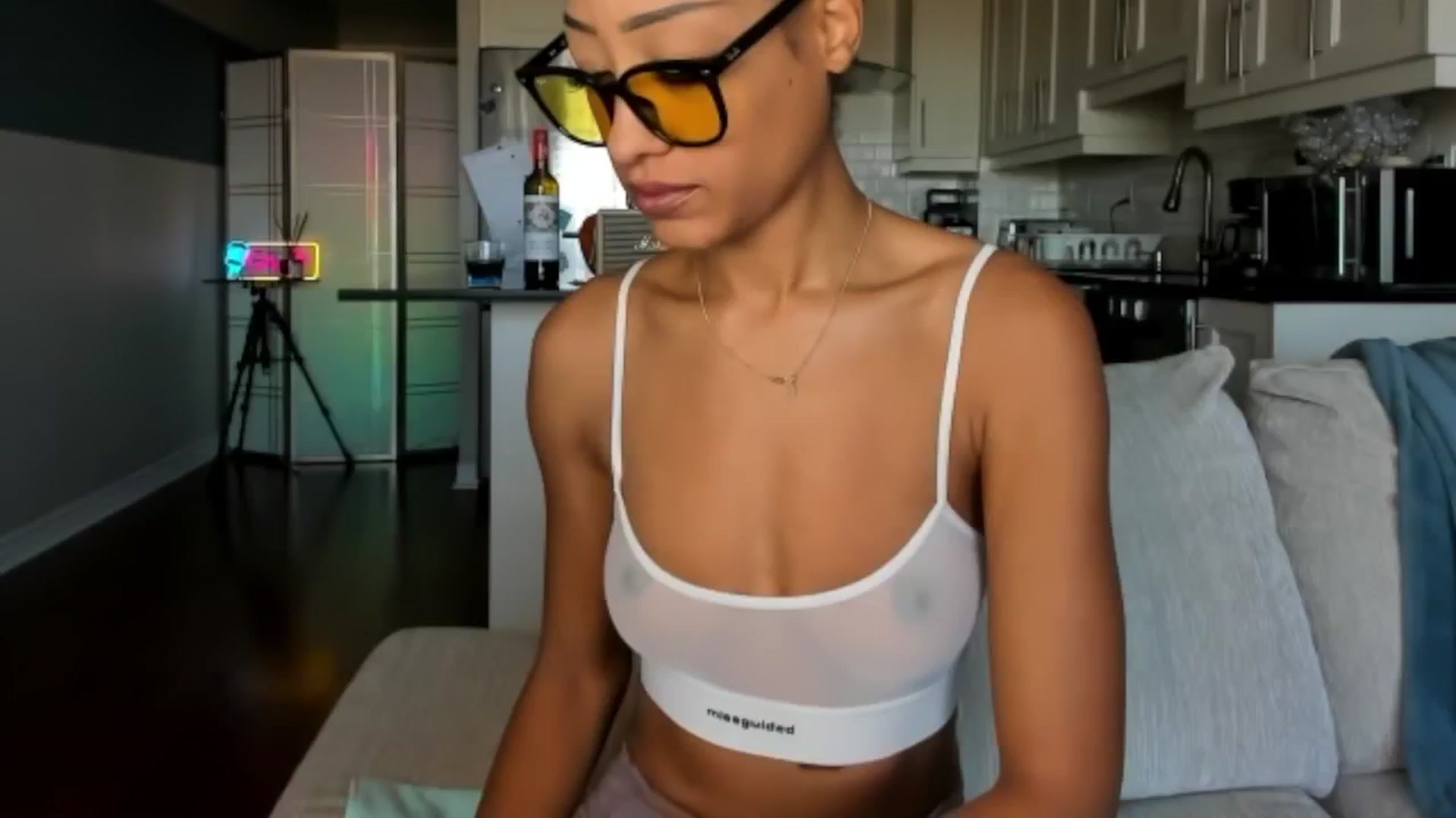 Gallery image thumbnail from DiazWhite's myfreecams stream on, 04/20/2026, 13:01 image 5 of 20