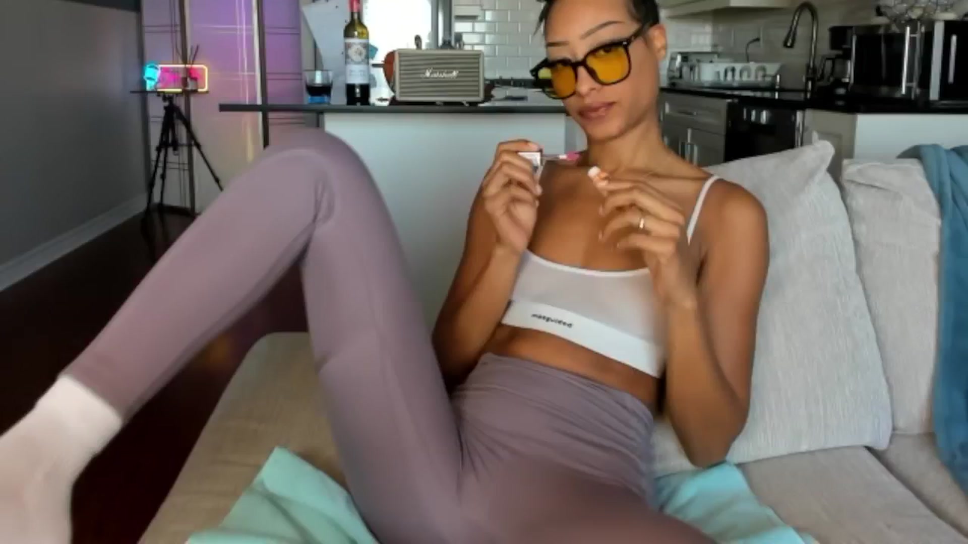 Gallery image thumbnail from DiazWhite's myfreecams stream on, 04/20/2026, 13:01 image 15 of 20