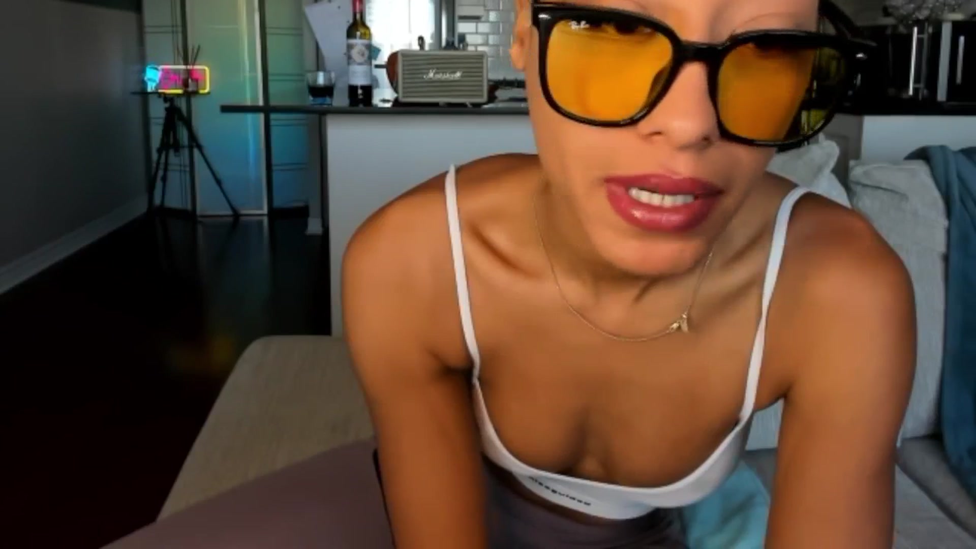 Gallery image thumbnail from DiazWhite's myfreecams stream on, 04/20/2026, 13:01 image 18 of 20