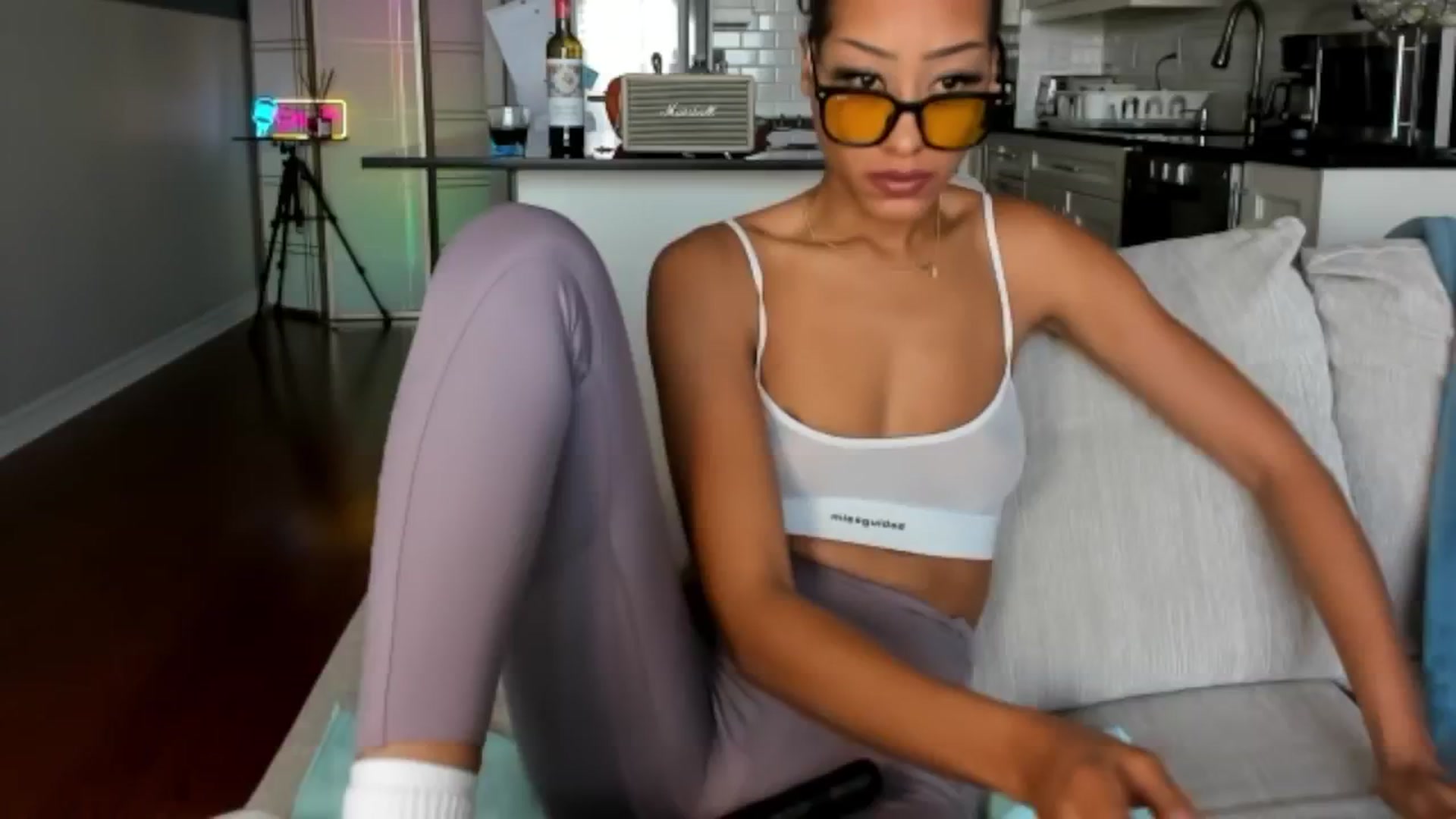 Gallery image thumbnail from DiazWhite's myfreecams stream on, 04/20/2026, 14:44 image 12 of 20